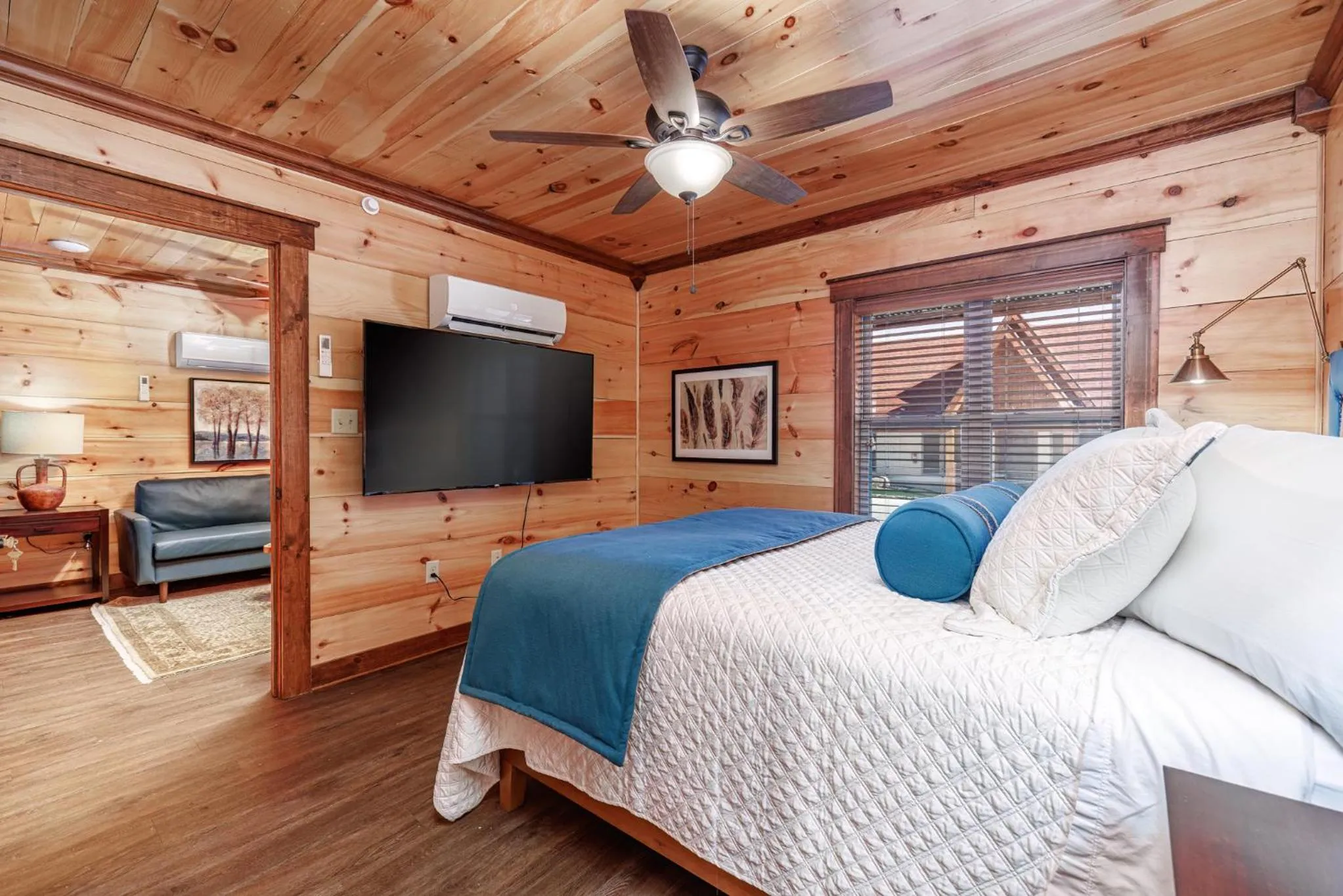 Bedroom, Bed in Best Court