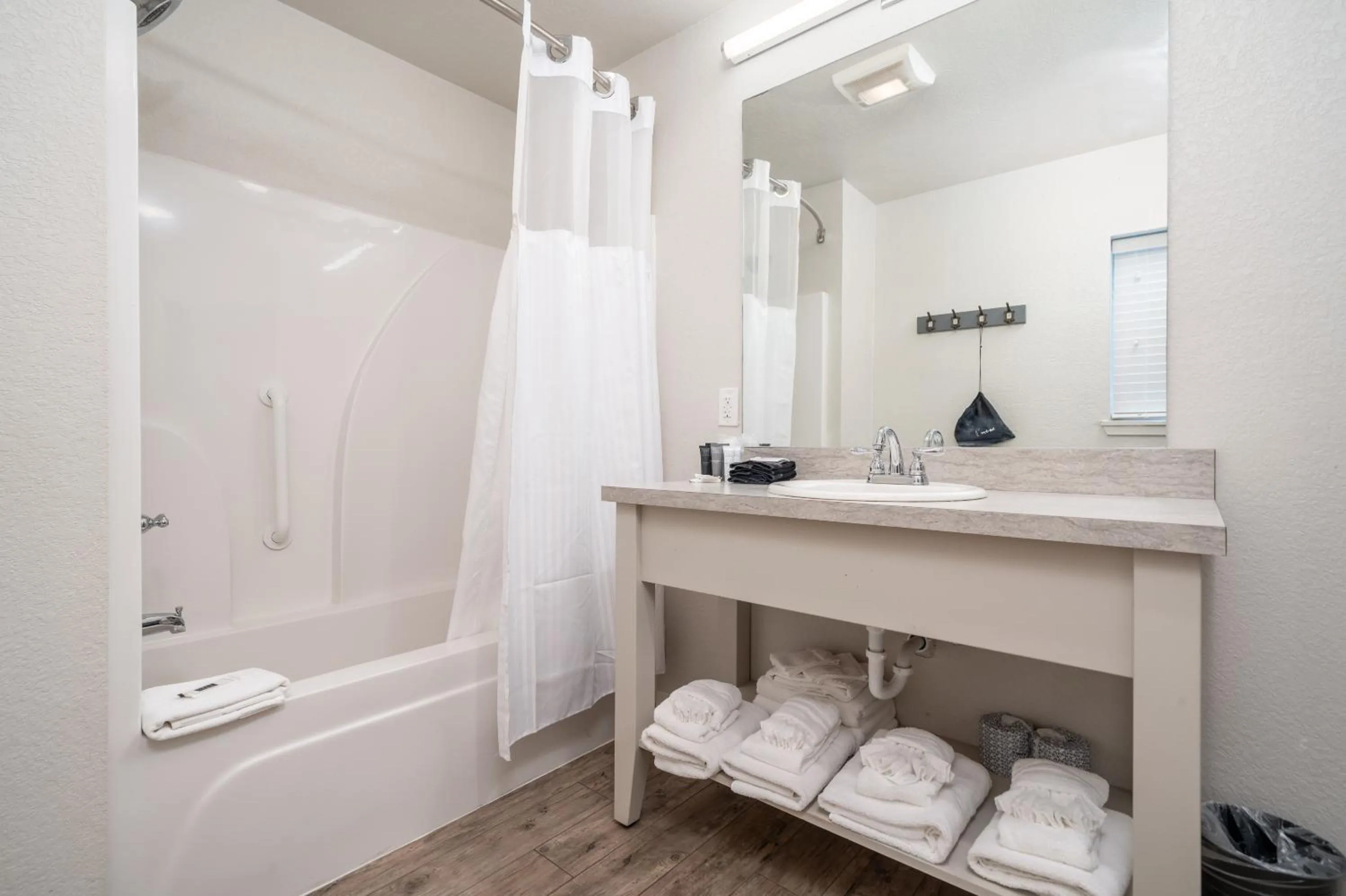 Bathroom in Best Court