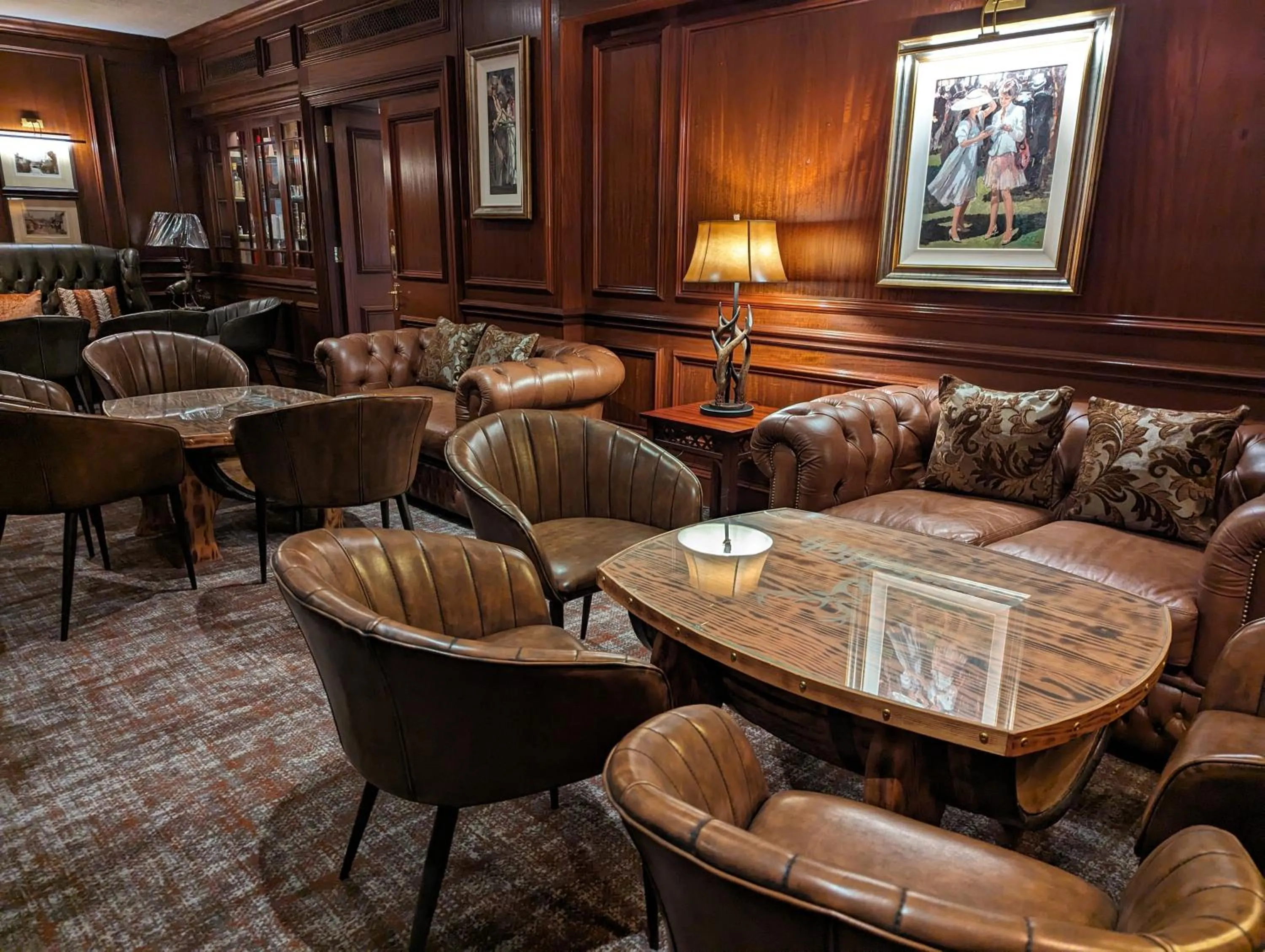 Lounge or bar in Swindon Blunsdon House Hotel, BW Premier Collection
