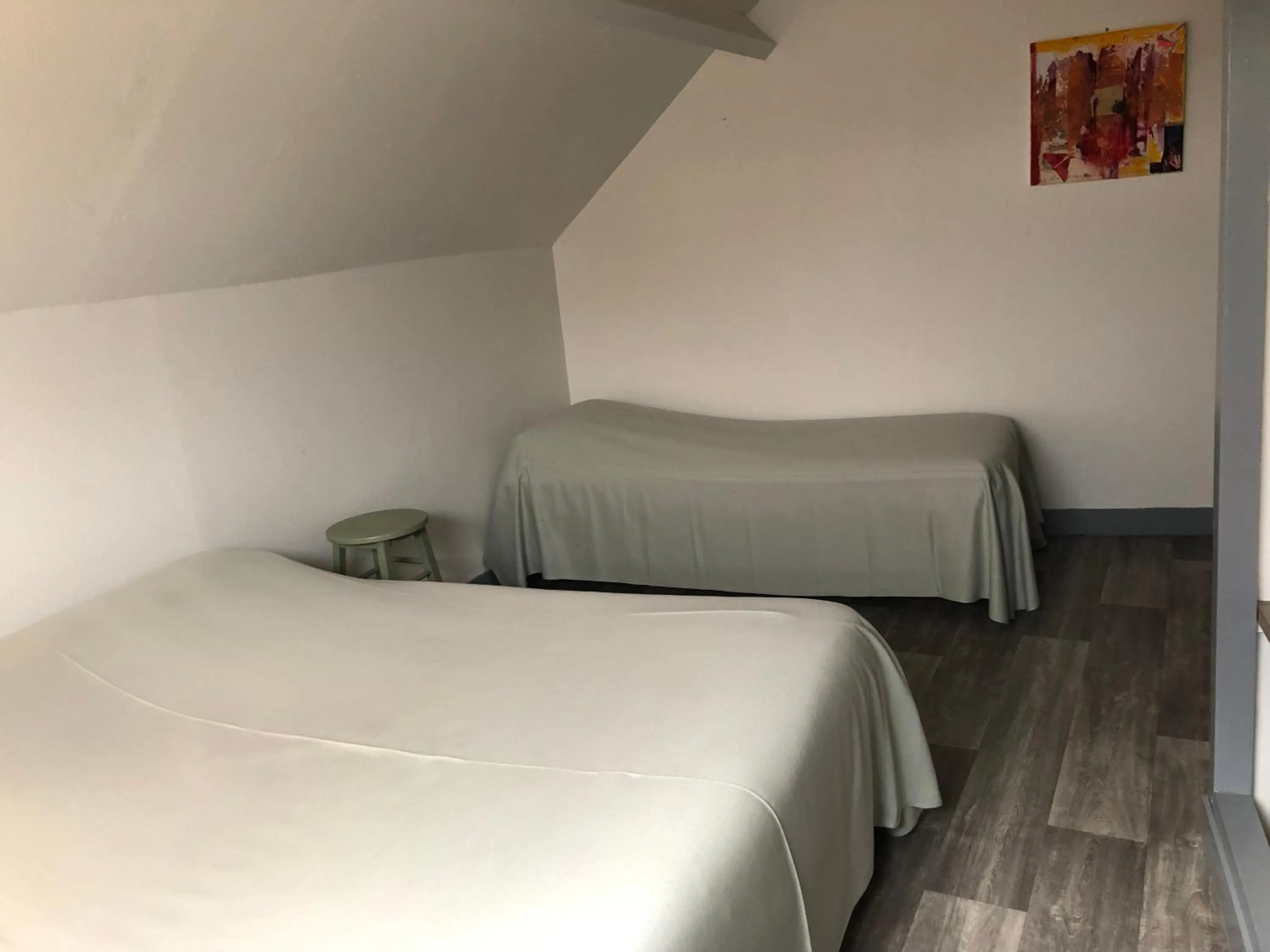 Bed in Hôtel De La Mare -restaurant pour les clients sur réservation