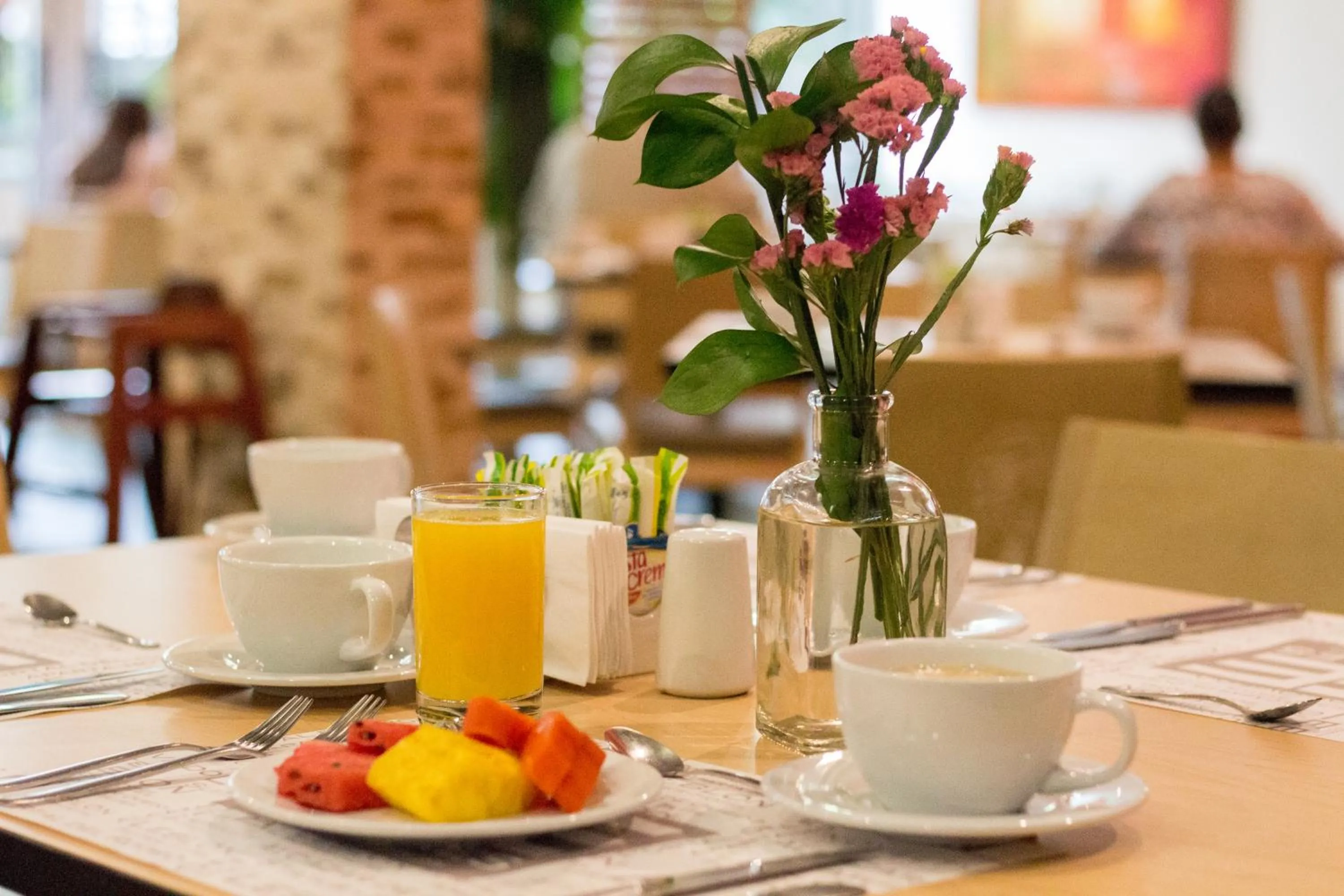 Food and drinks in Novelty Suites Hotel - Oviedo Mall