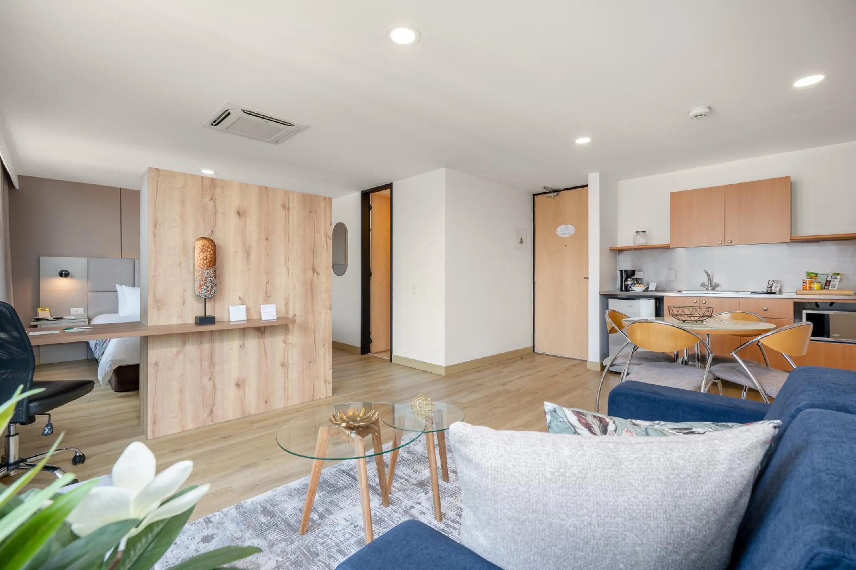 Photo of the whole room in Novelty Suites Hotel - Oviedo Mall