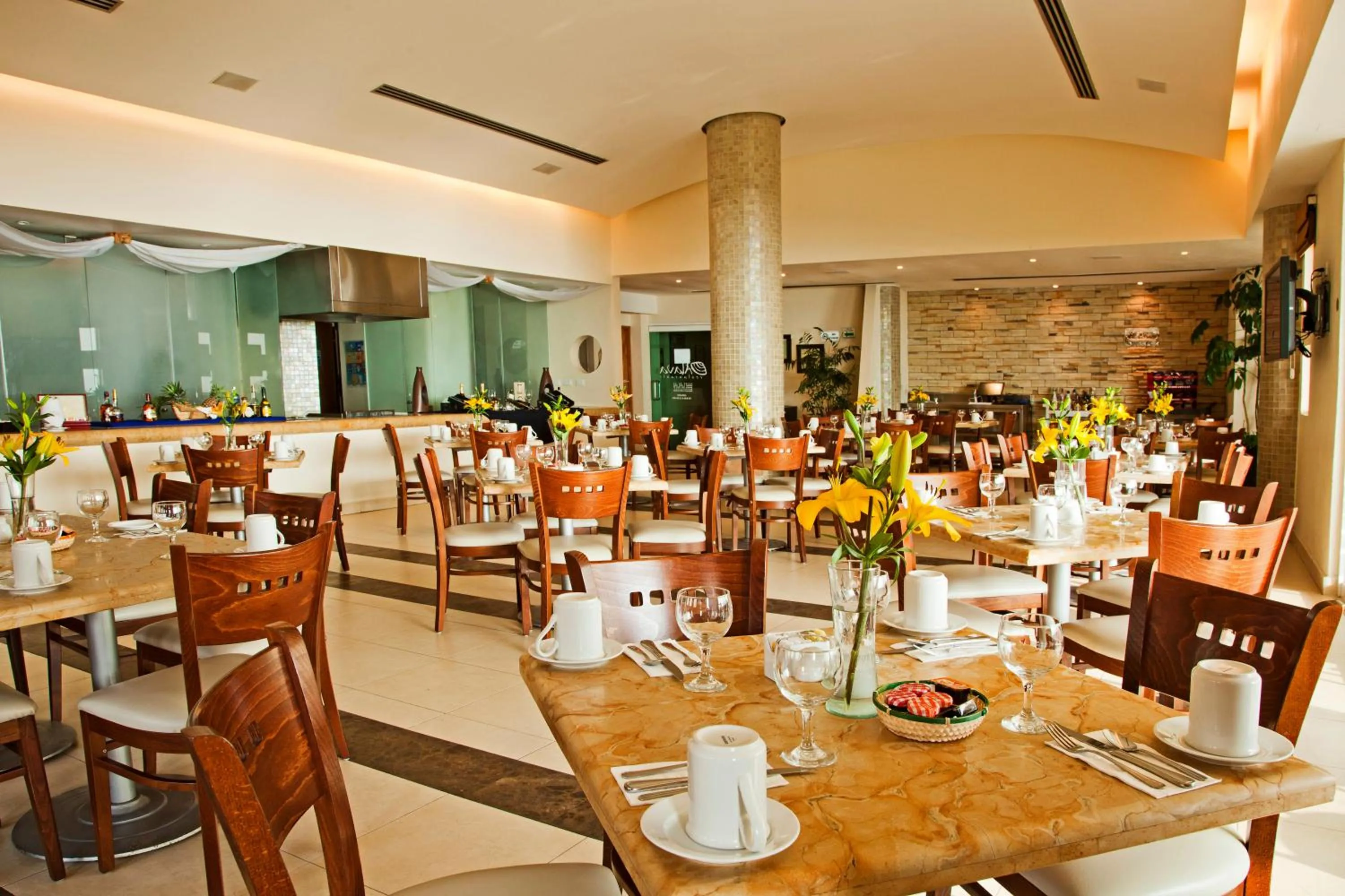 Restaurant/places to eat in Artisan Playa Esmeralda Family Beach Hotel