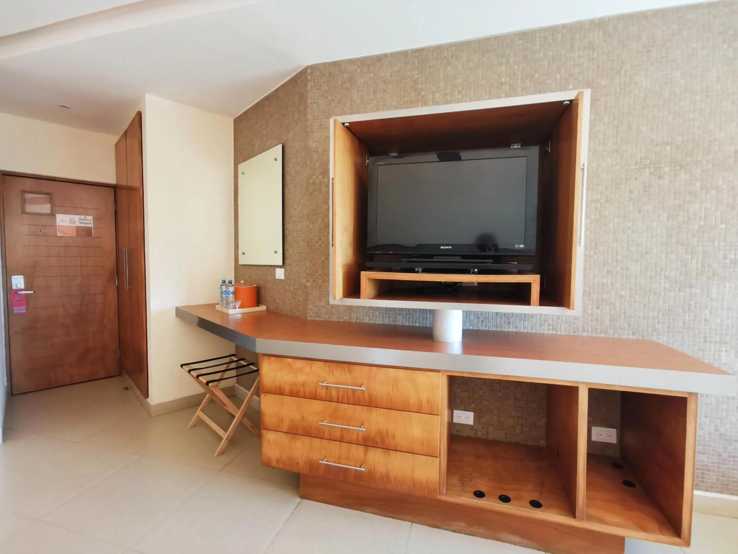 hair dresser in Artisan Playa Esmeralda Family Beach Hotel