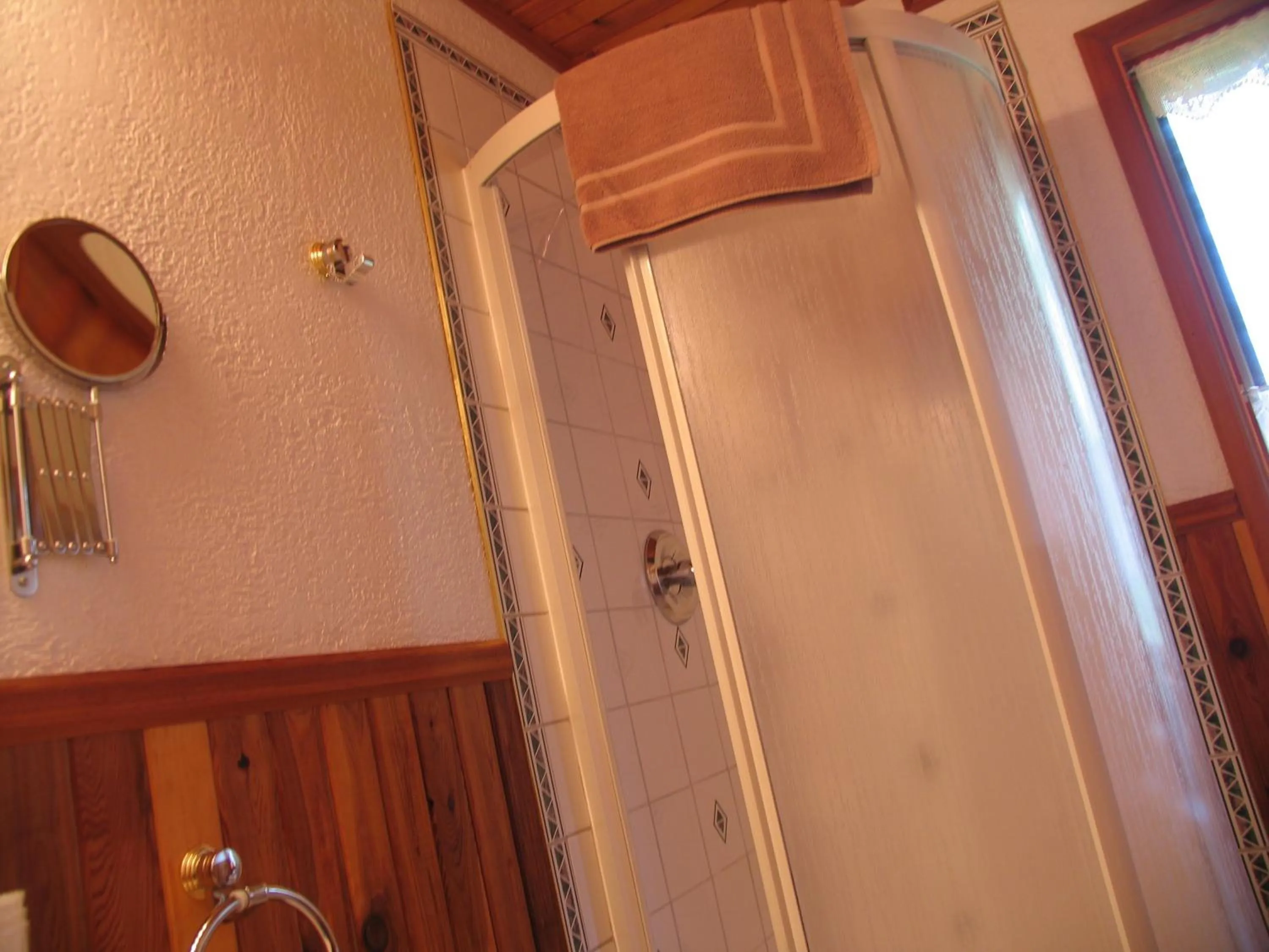 Bathroom in Blue Grouse Country Inn