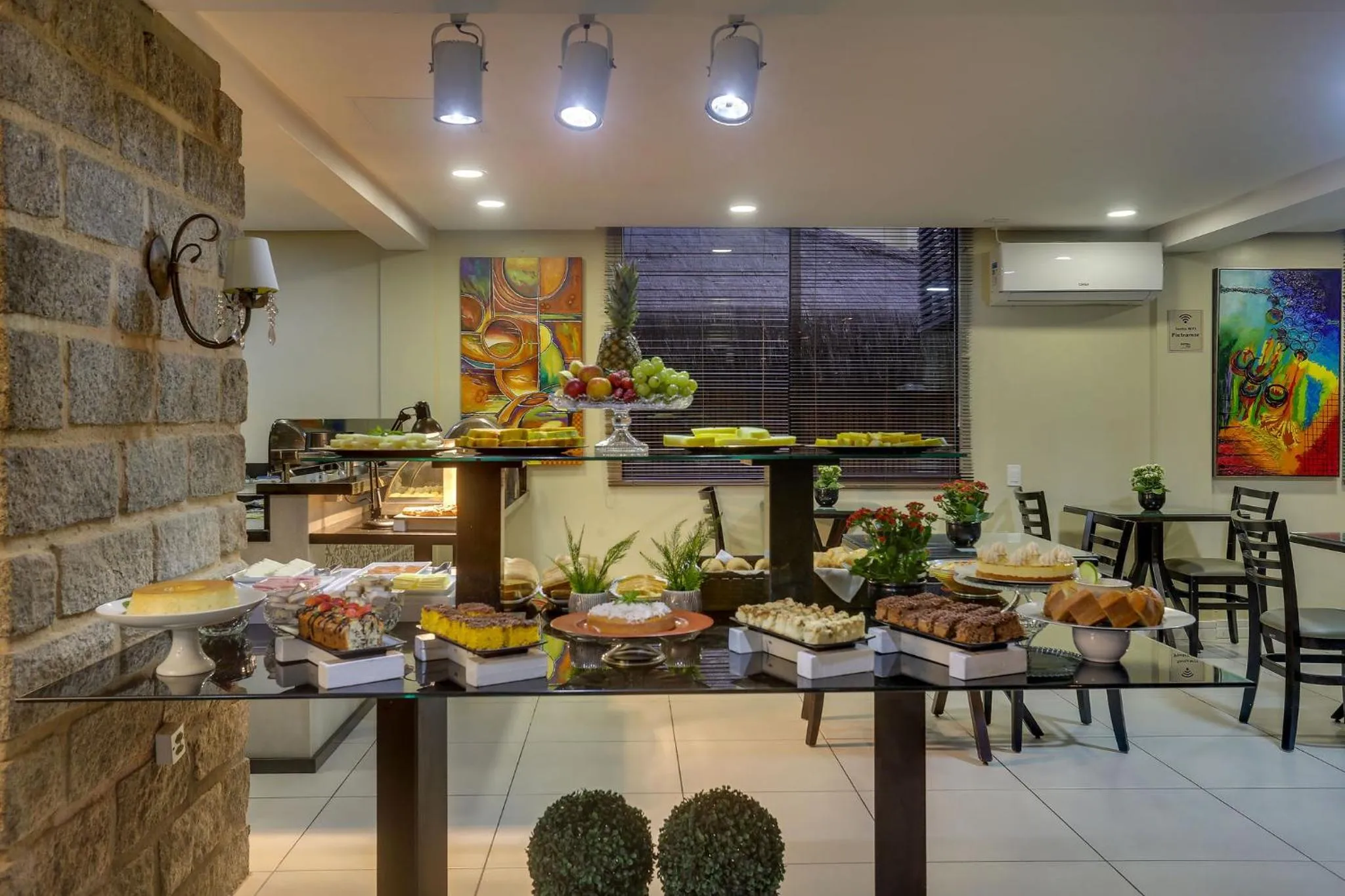 Continental breakfast in Flat Pietra