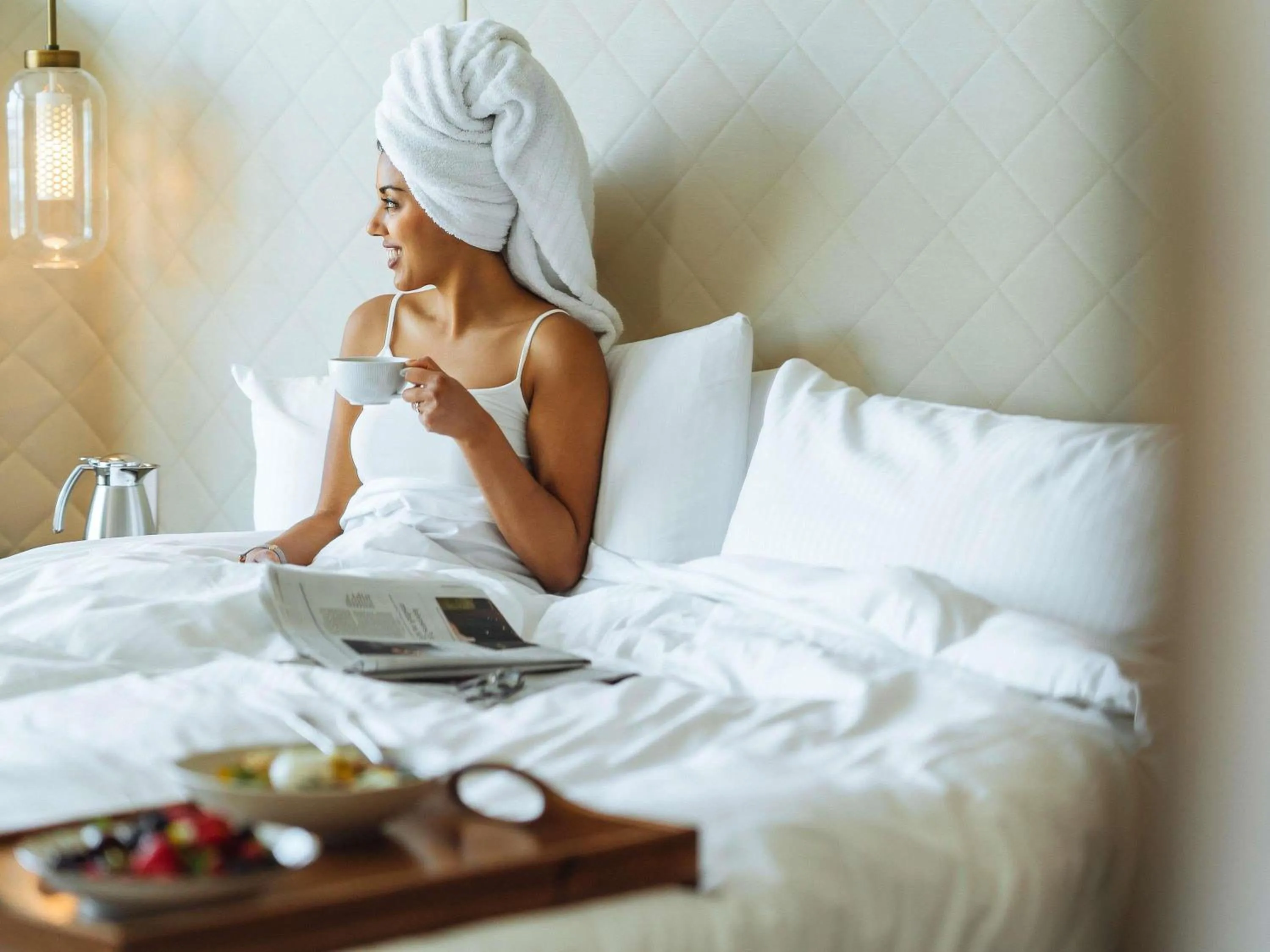 Restaurant/places to eat, Bed in Fairmont Vancouver Airport In-Terminal Hotel