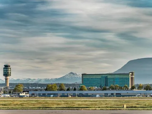 Fairmont Vancouver Airport In-Terminal Hotel