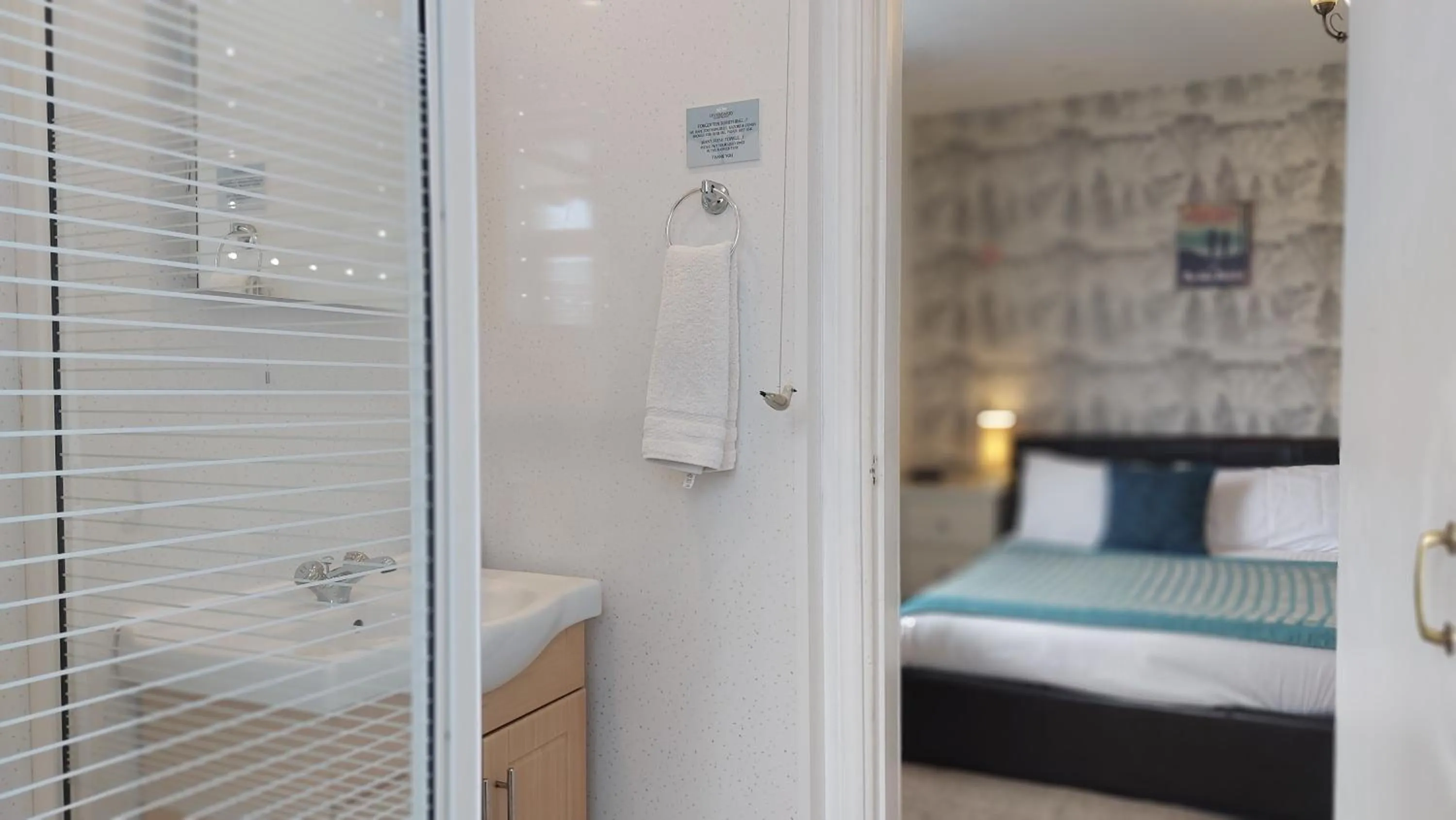 Bedroom, Bed in Invergarry Room Only Guest House For Adults