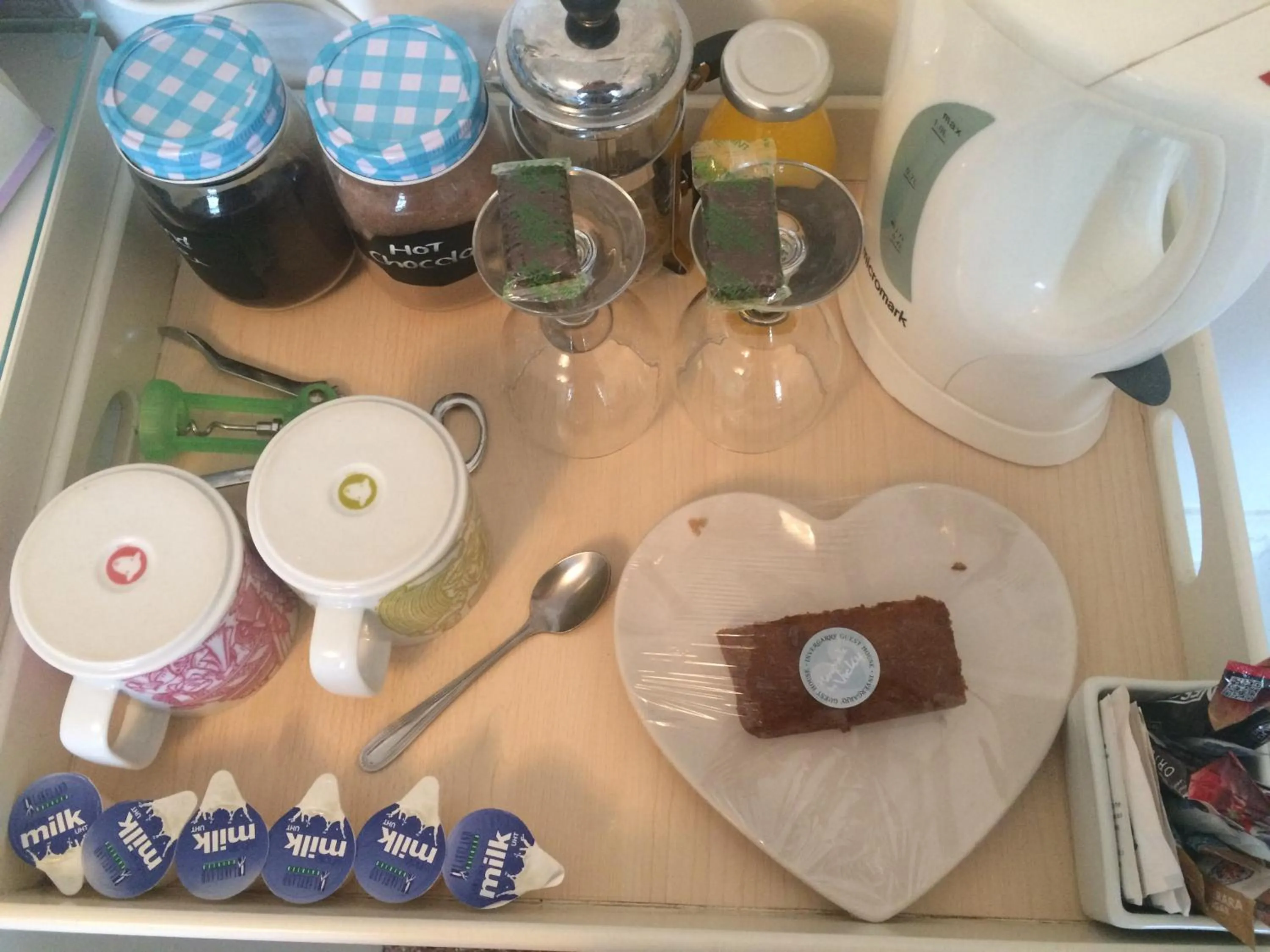 Food and drinks in Invergarry Room Only Guest House For Adults