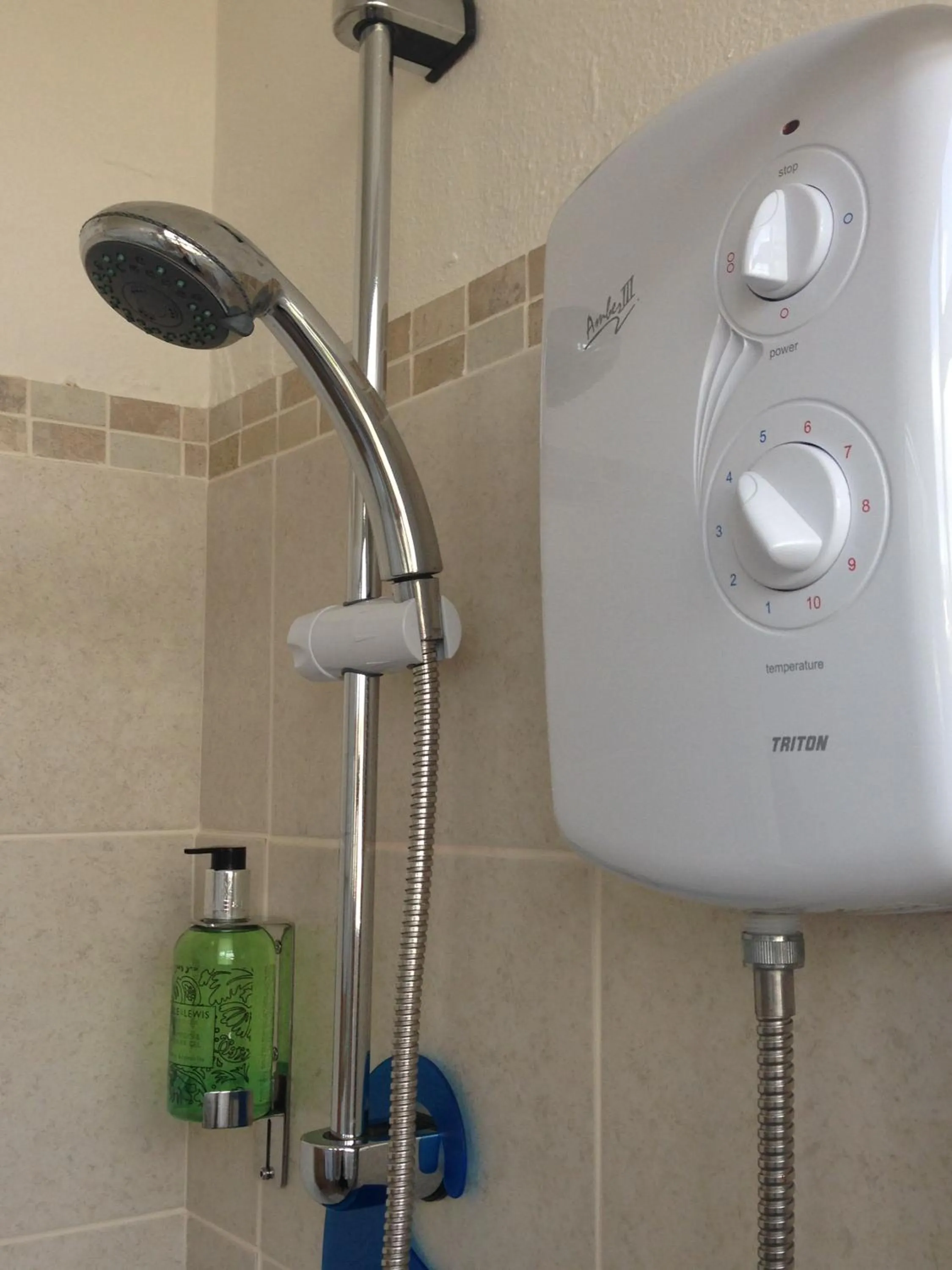 Bathroom in Invergarry Room Only Guest House For Adults