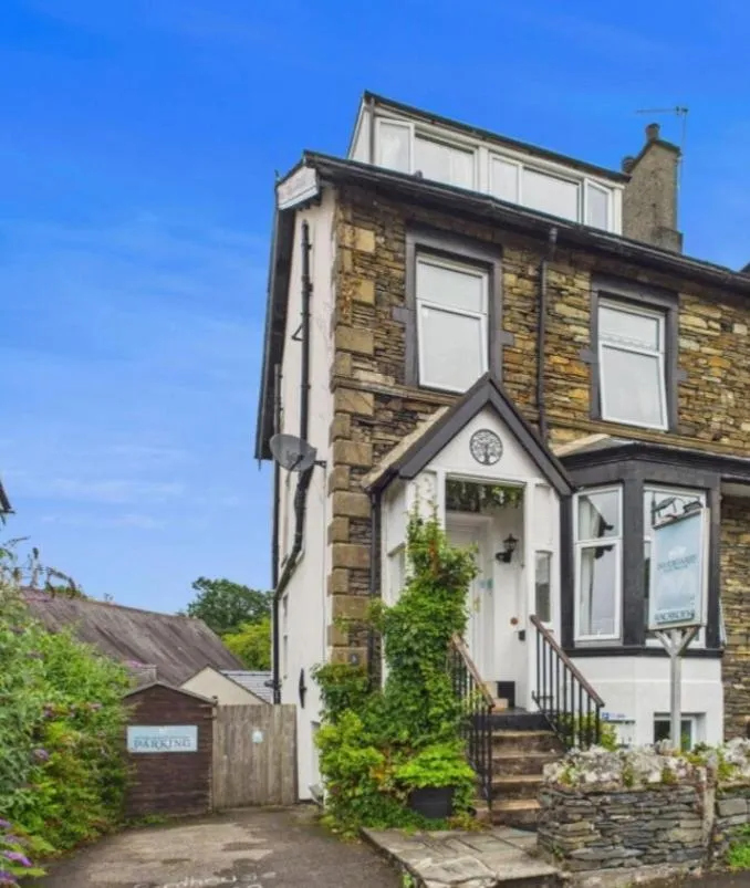 Property building in Invergarry Room Only Guest House For Adults