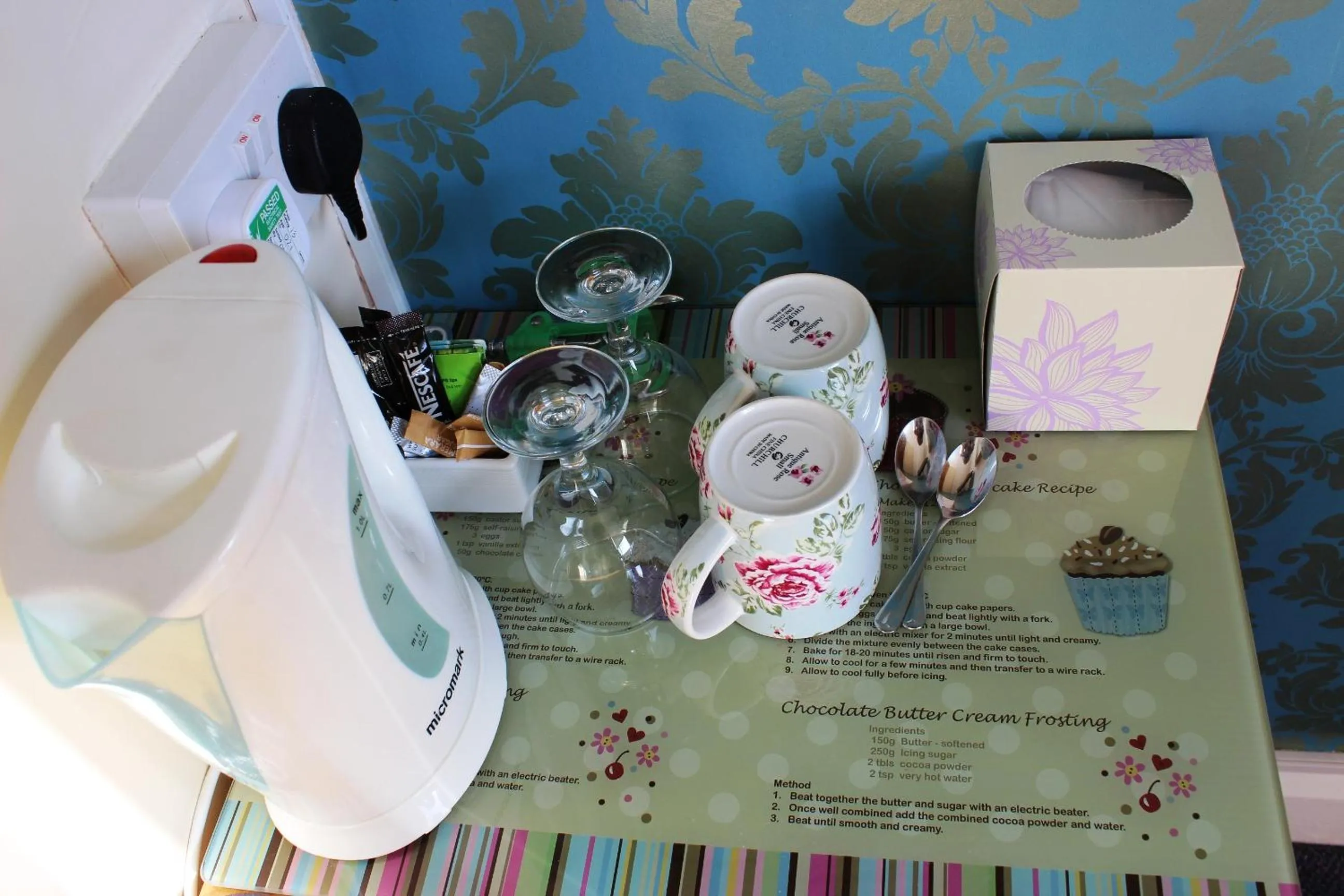 Coffee/tea facilities in Invergarry Room Only Guest House For Adults