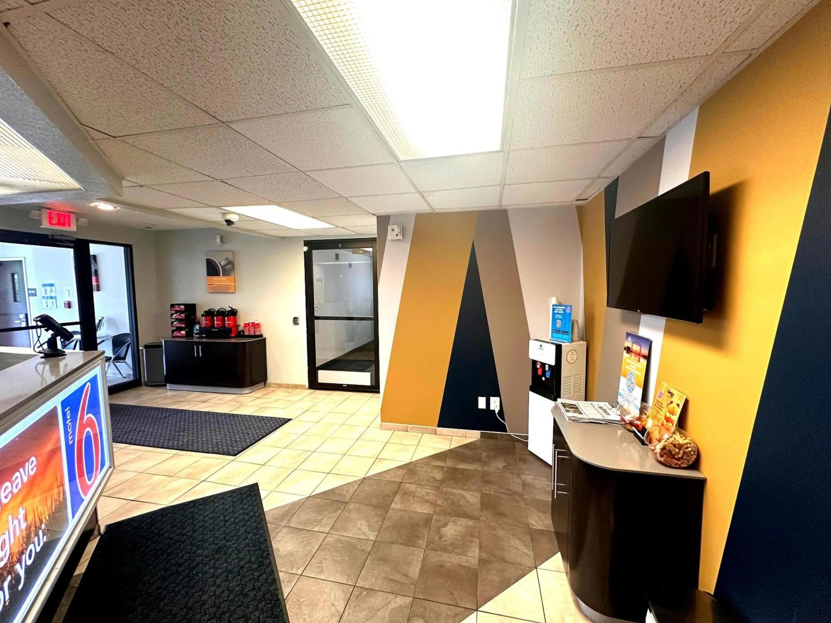 Coffee/tea facilities in Motel 6-Duluth, MN