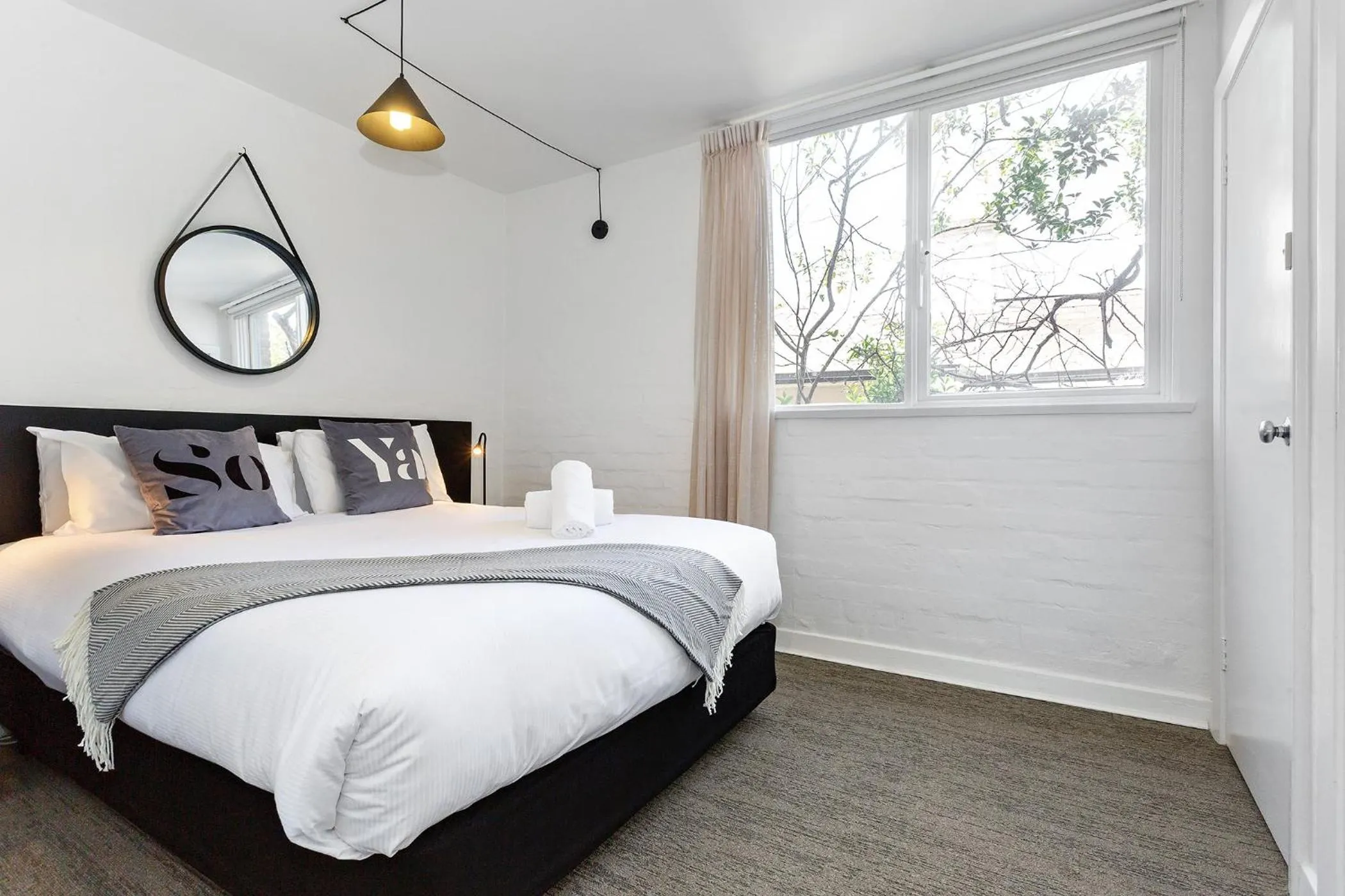 Bed in SoYa on Davis Apartment Hotel