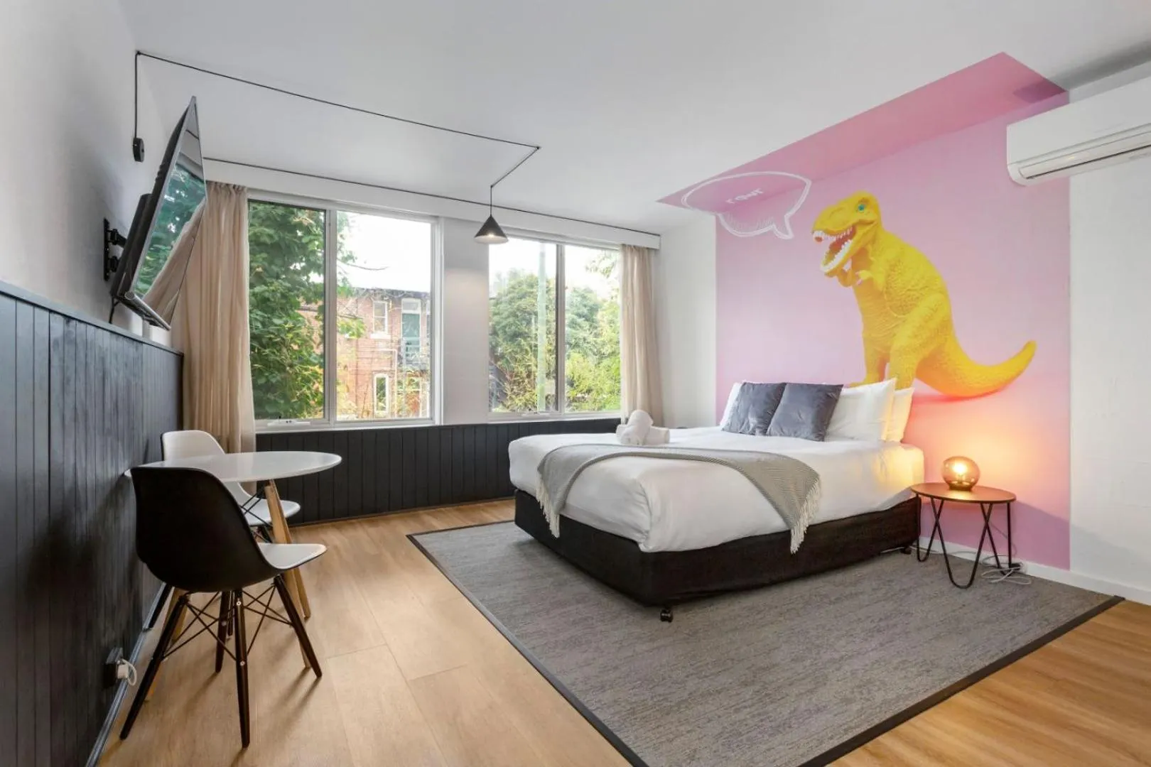 Bed in SoYa on Davis Apartment Hotel