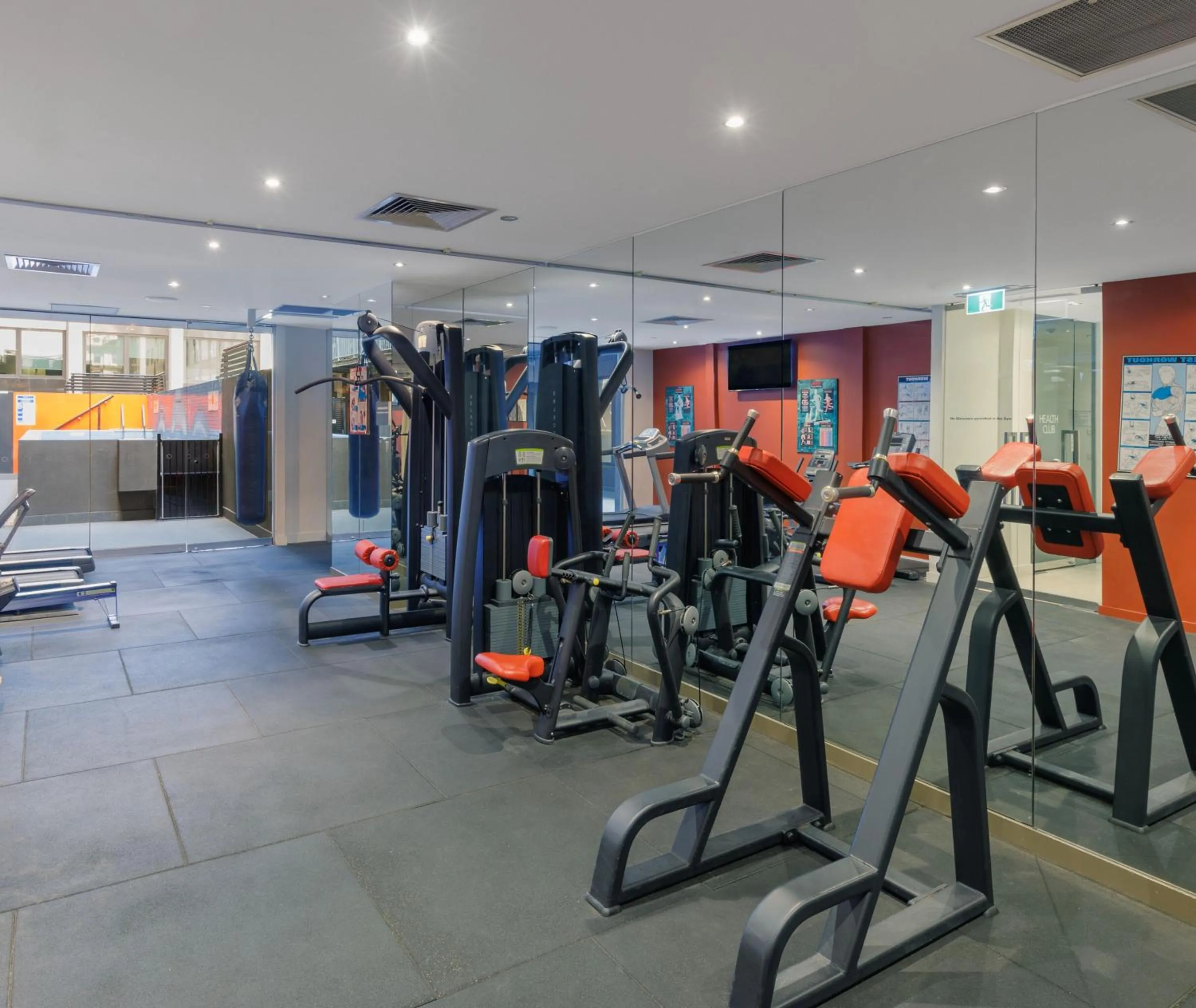 Fitness centre/facilities in Oaks Melbourne on Collins Suites