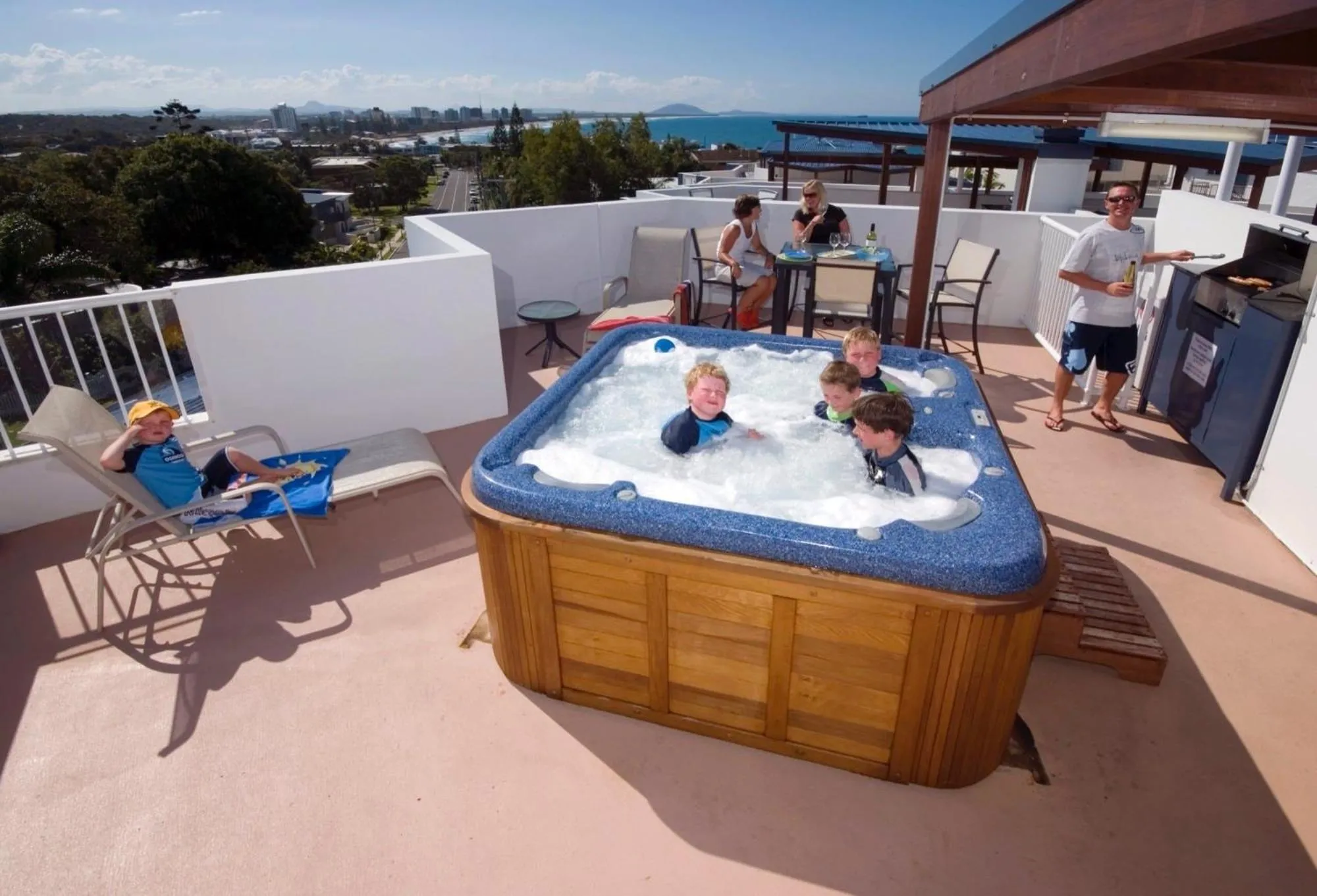 Hot Tub in Ocean Vista On Alex