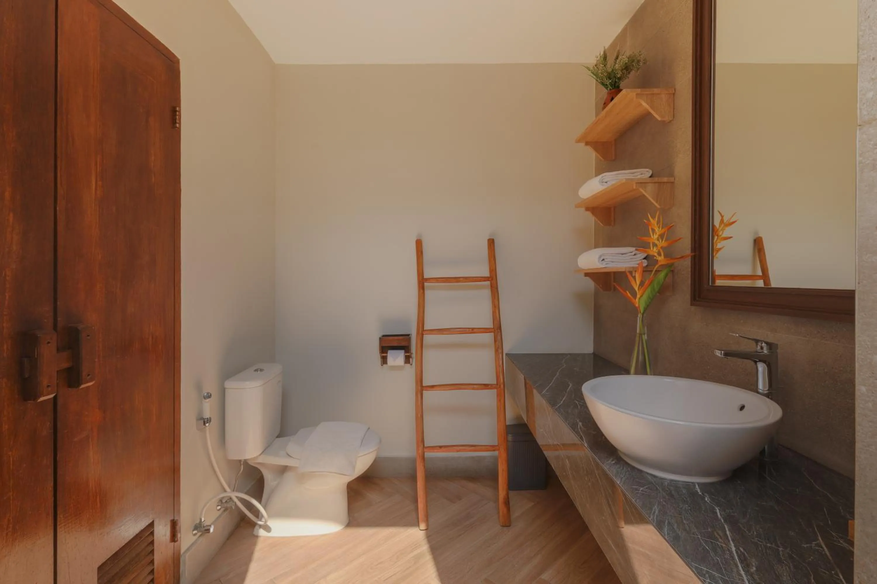 Shower in Royal Regantris Villa Karang