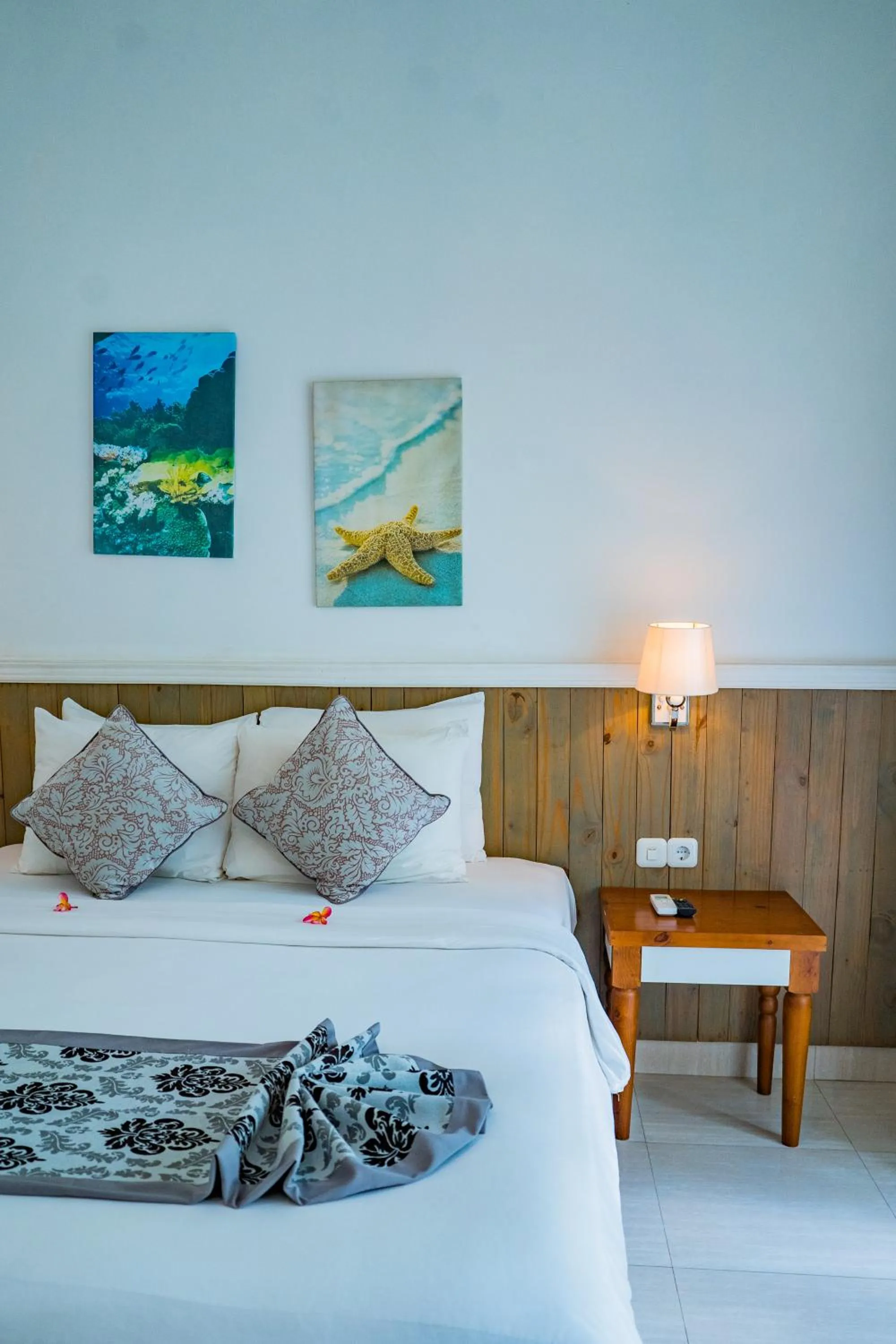 Bed in Royal Regantris Villa Karang