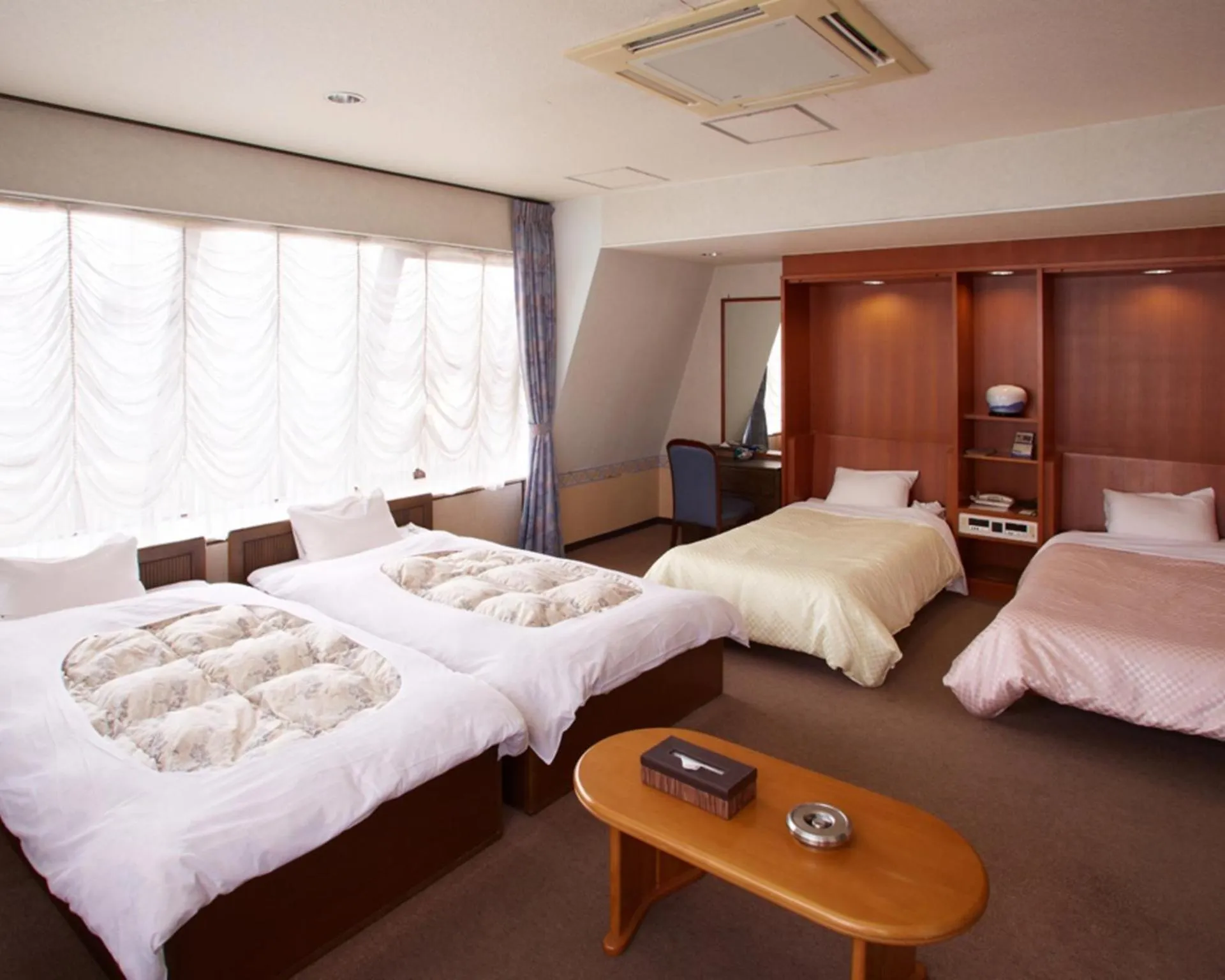 Photo of the whole room, Bed in Hotel Taira