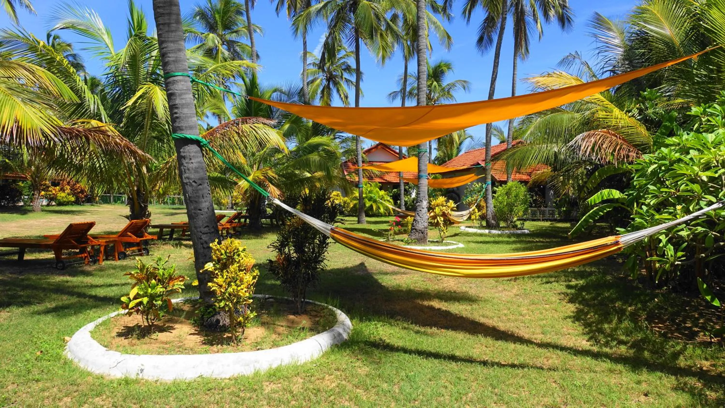 Day in Regina Beach Bungalow