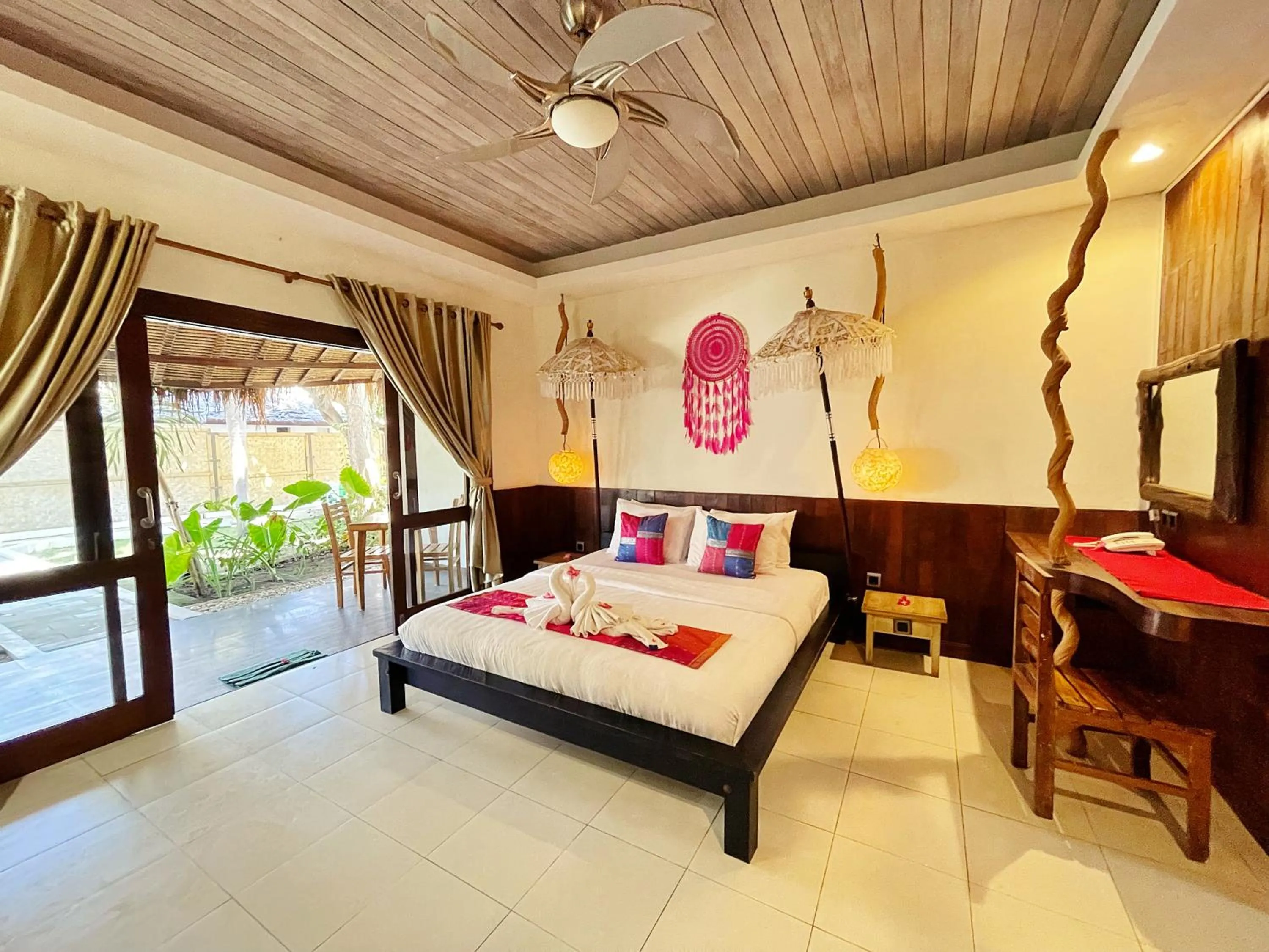 Photo of the whole room, Bed in Samba Villas Beachfront View