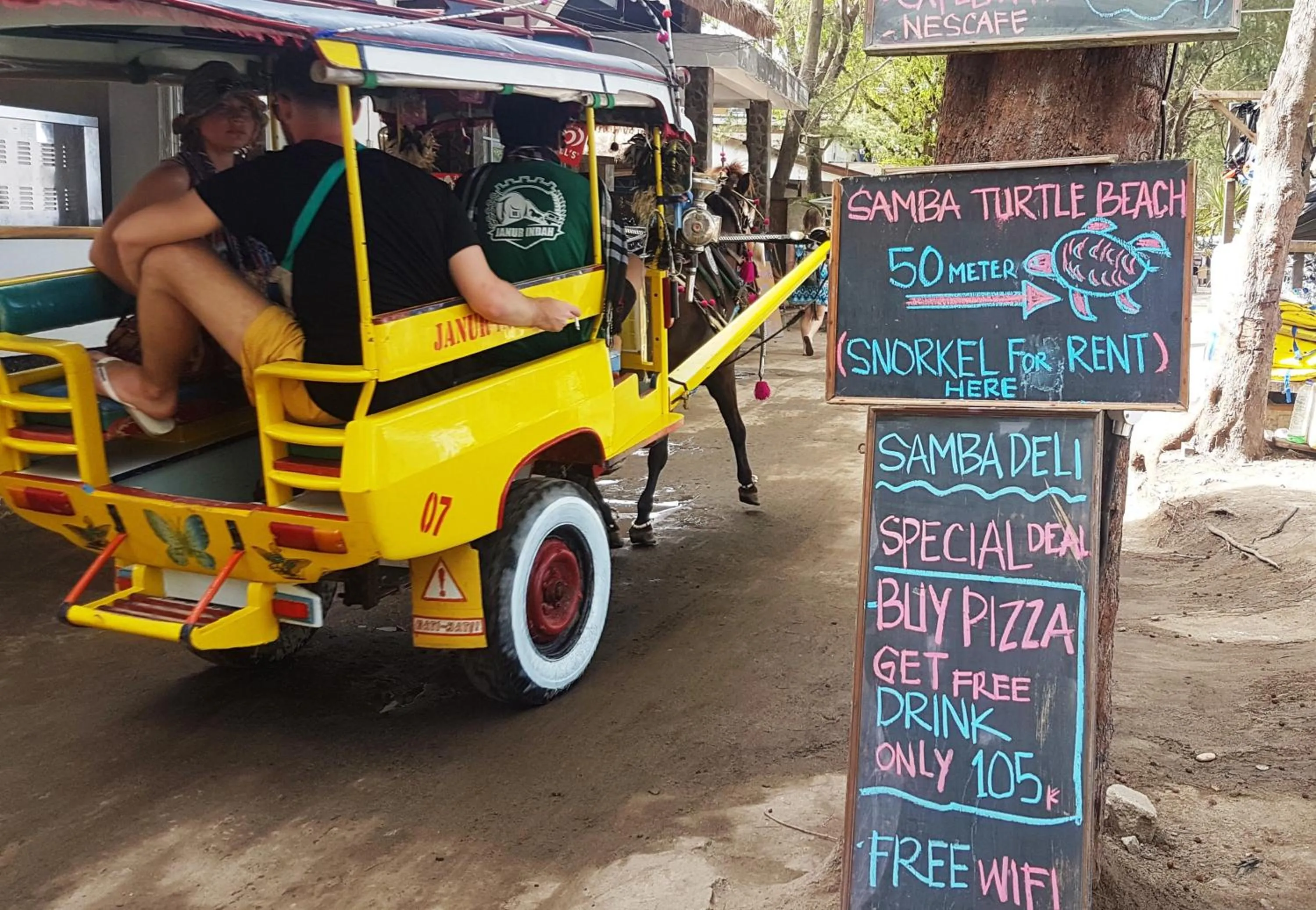 Area and facilities in Samba Villas Beachfront View