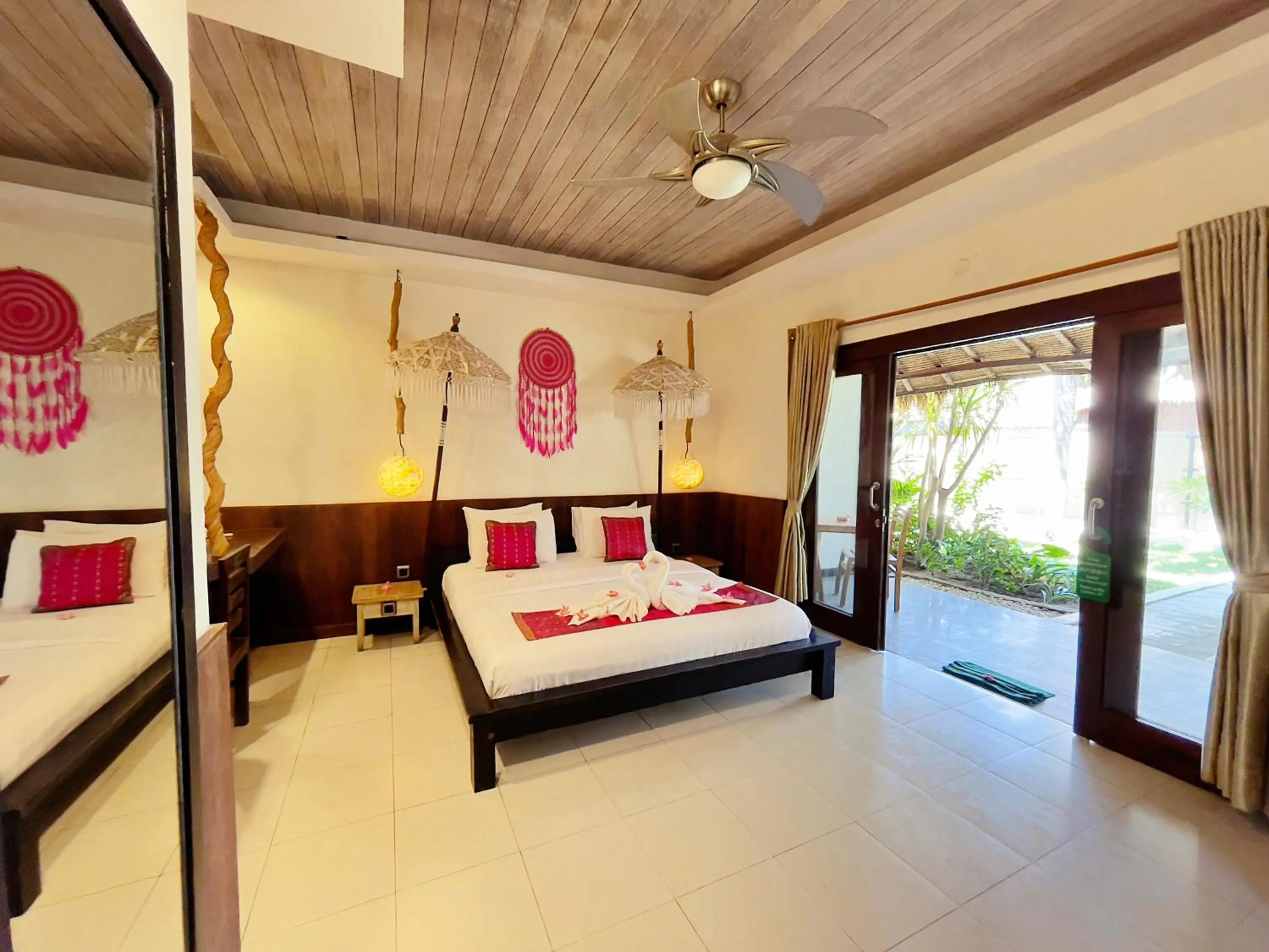 Photo of the whole room, Bed in Samba Villas Beachfront View