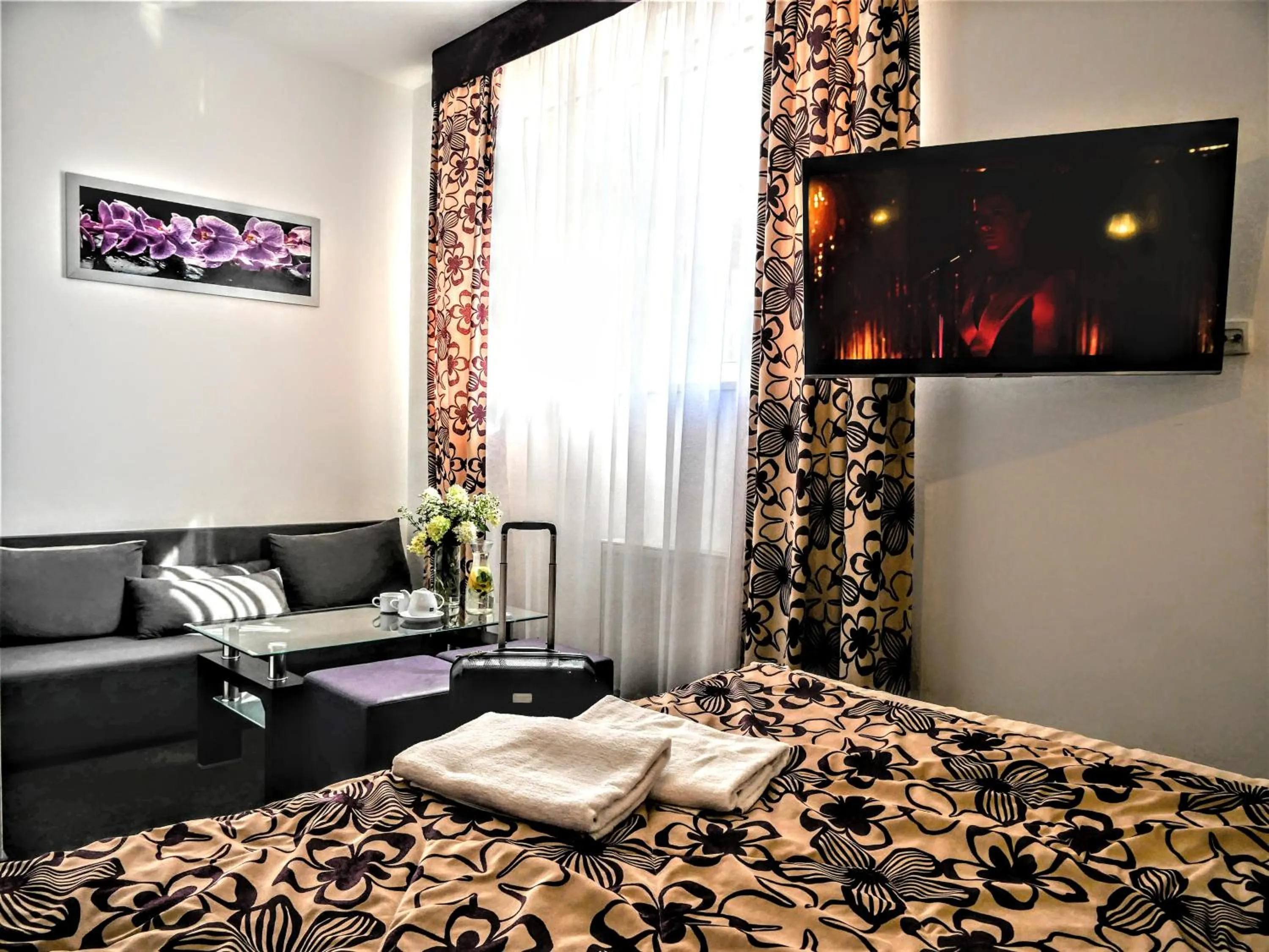 Bed in Hostel Evotel