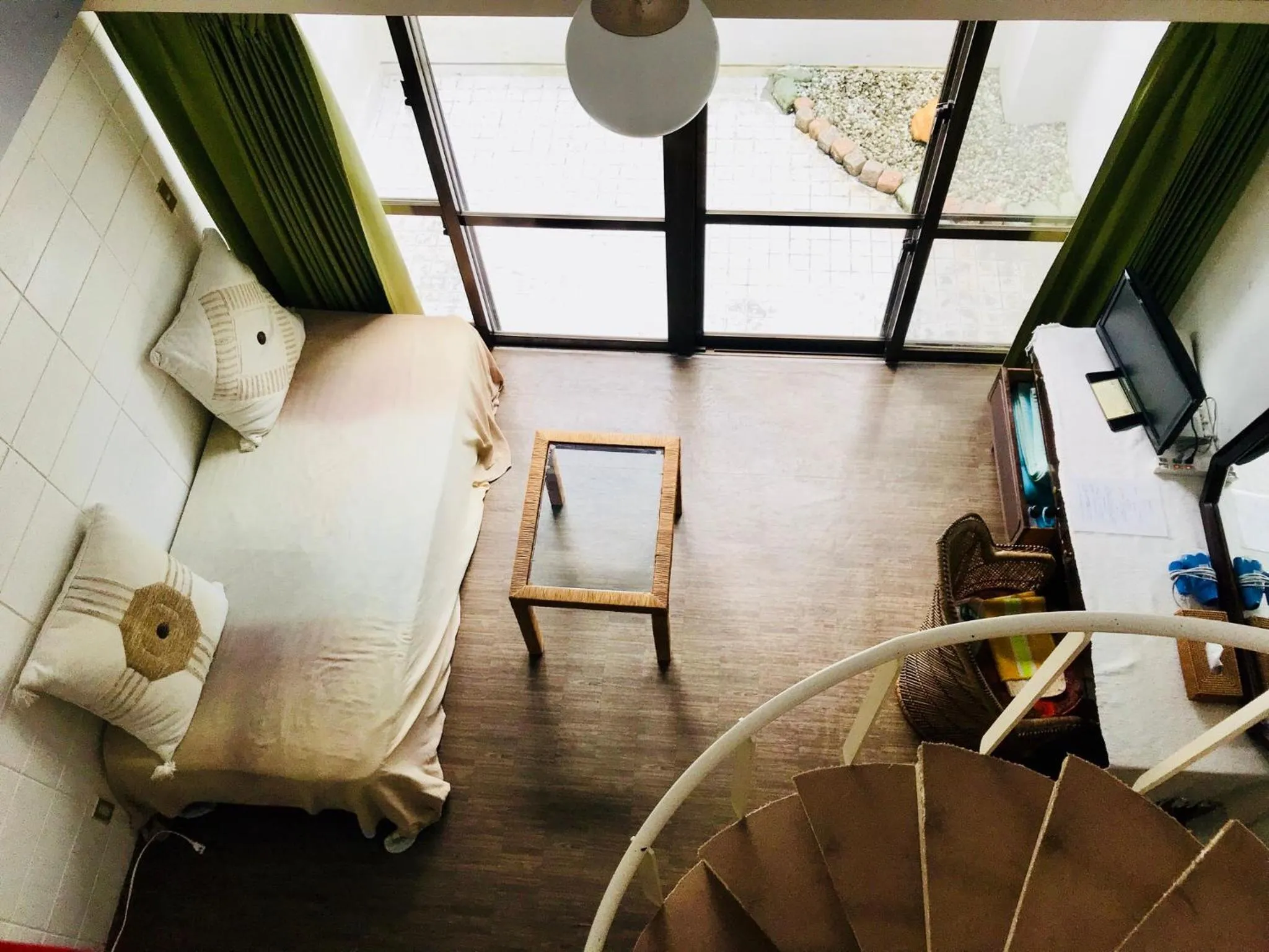 Photo of the whole room, Bed in Surfside Bed & Breakfast