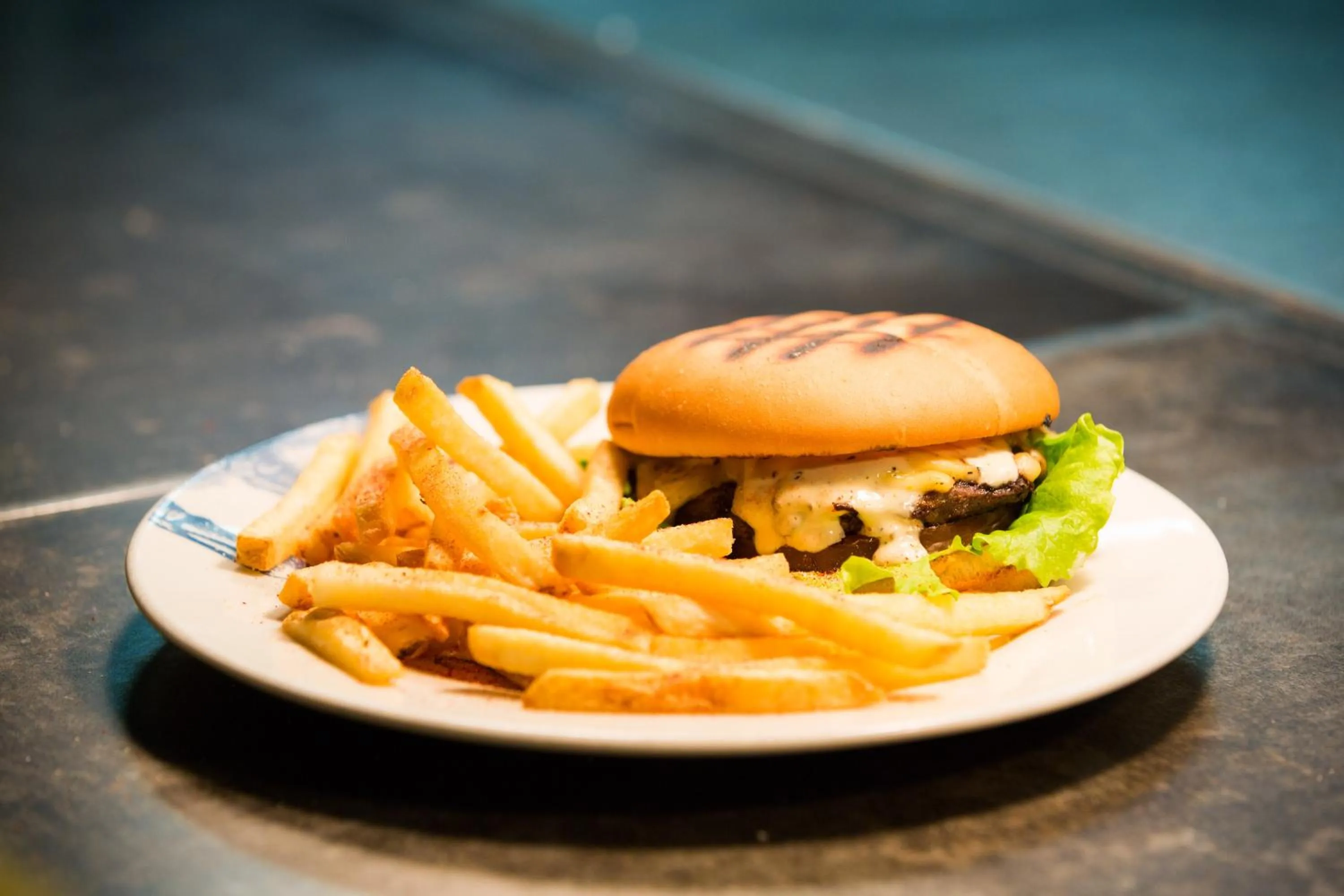 Restaurant/places to eat in Student Hostel