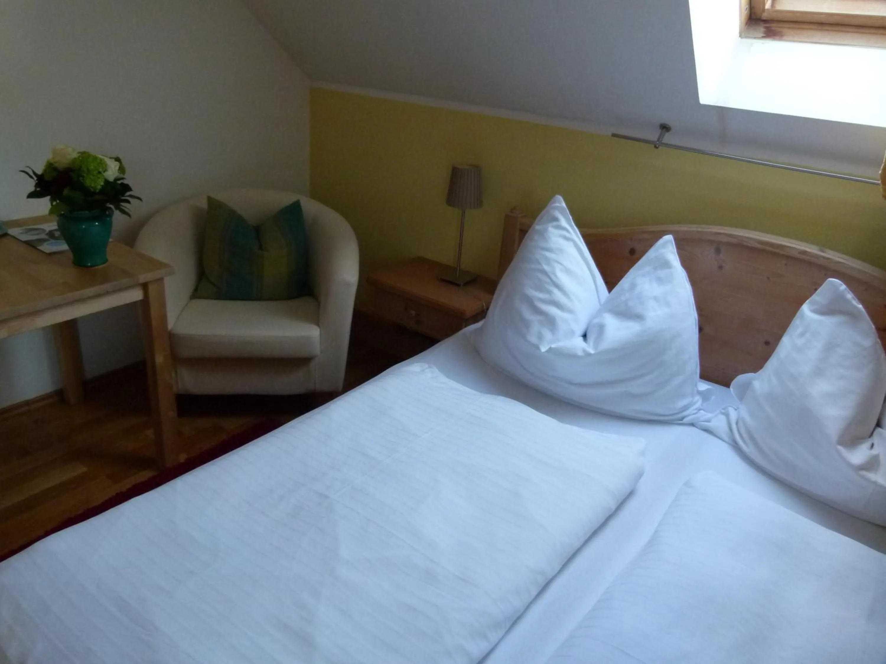 Bed in Hotel Fischachstubn