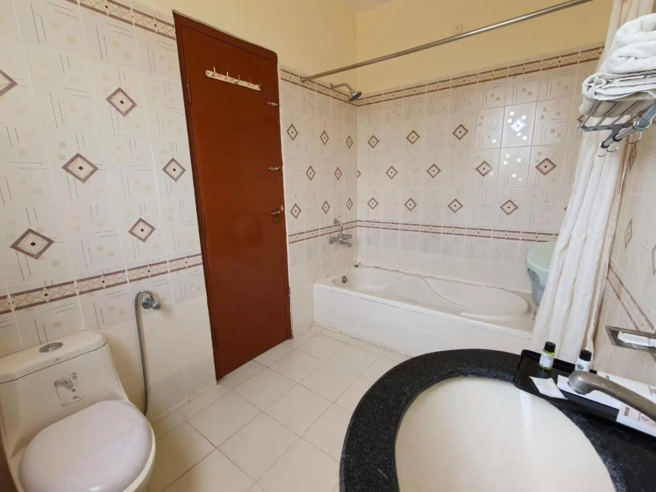 Hot Tub in Hotel Sanctuary Resort