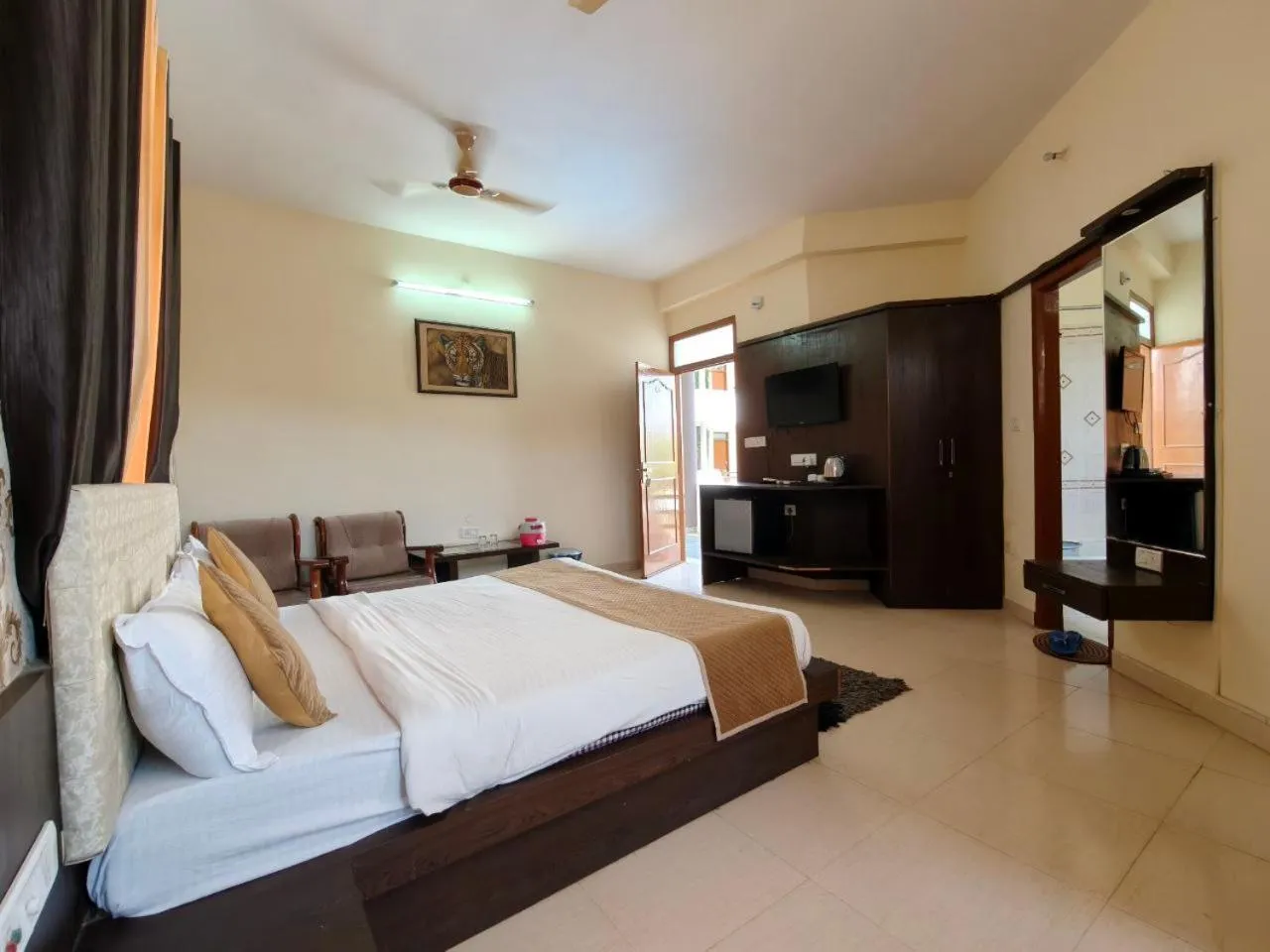 View (from property/room), Bed in Hotel Sanctuary Resort