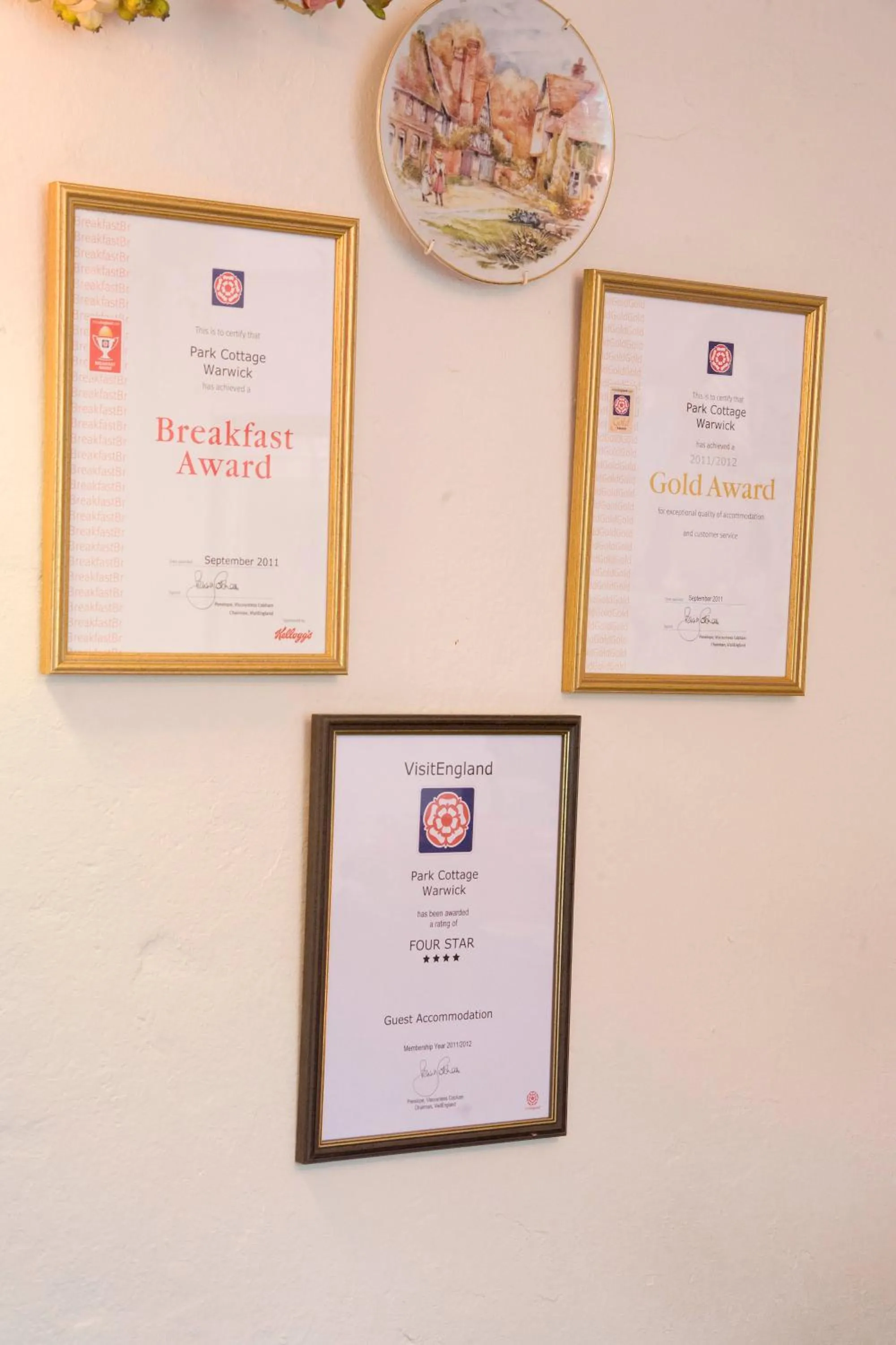 Logo/Certificate/Sign in Park Cottage