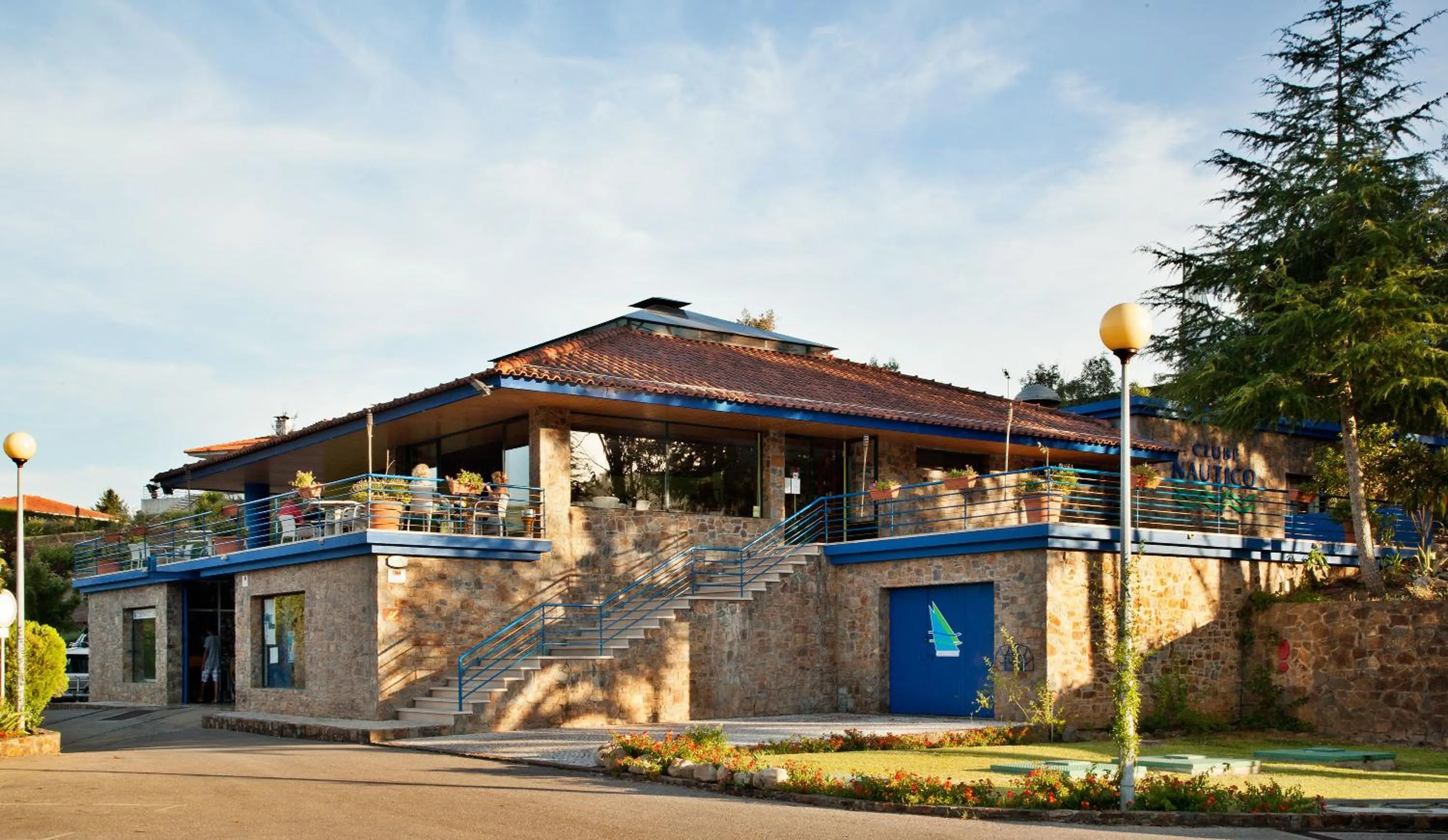 Restaurant/places to eat in Apartamentos do Lago