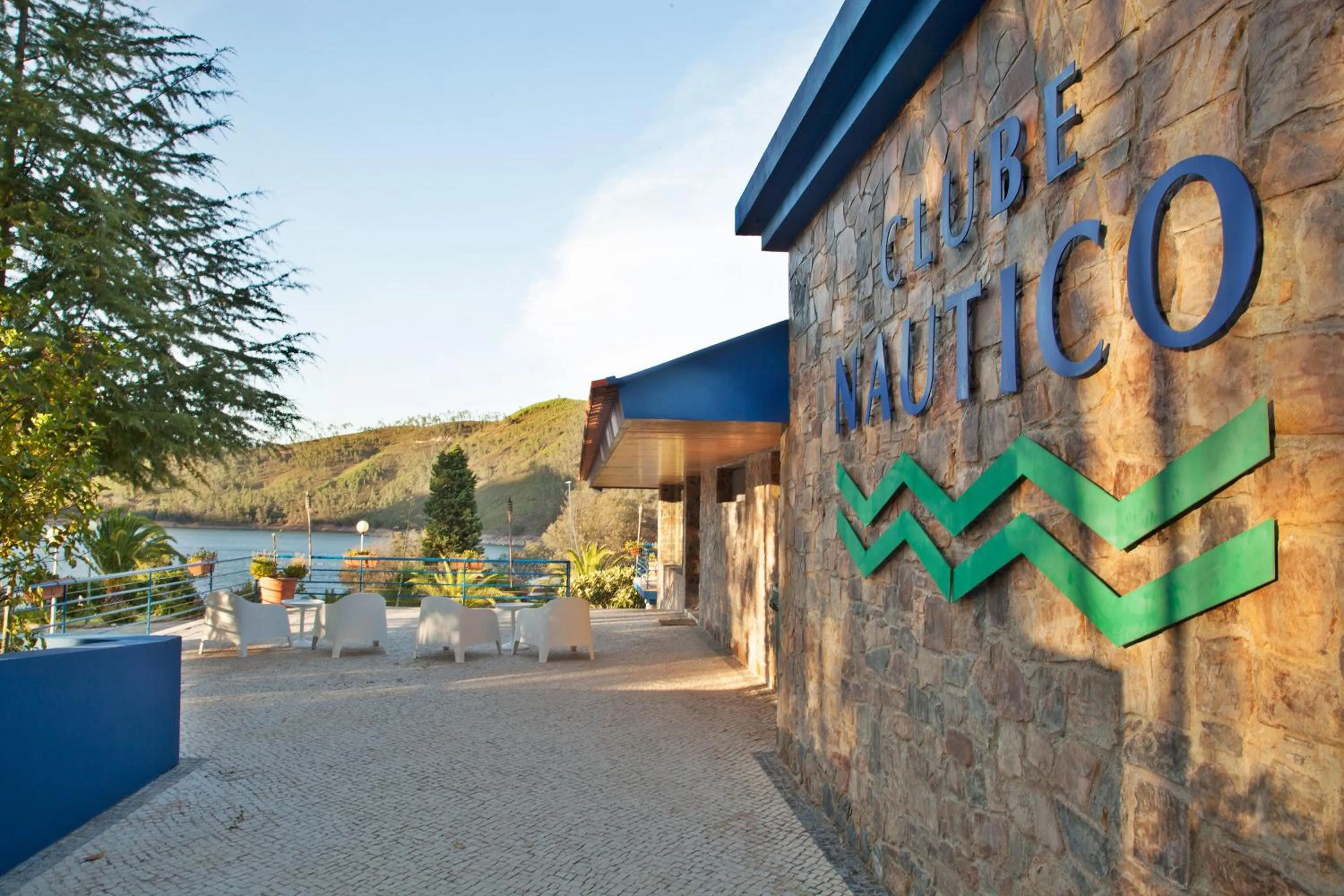 Restaurant/places to eat in Apartamentos do Lago