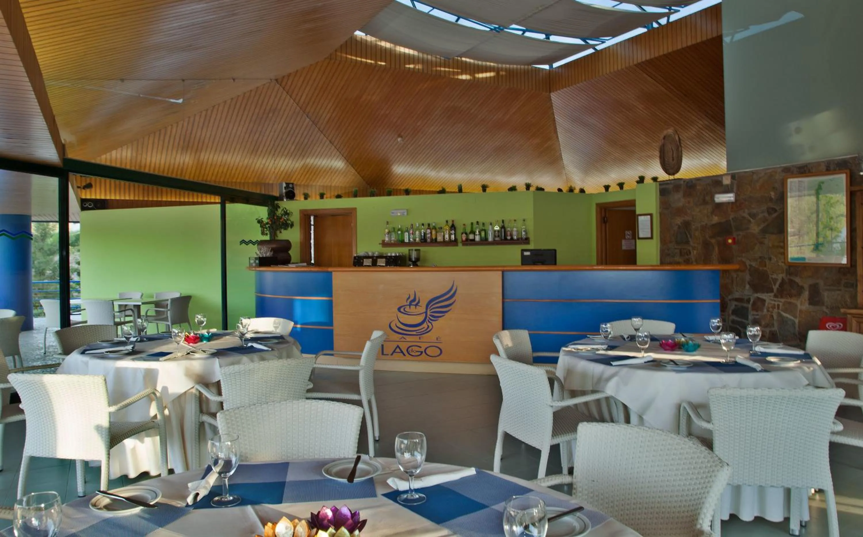 Restaurant/places to eat in Apartamentos do Lago