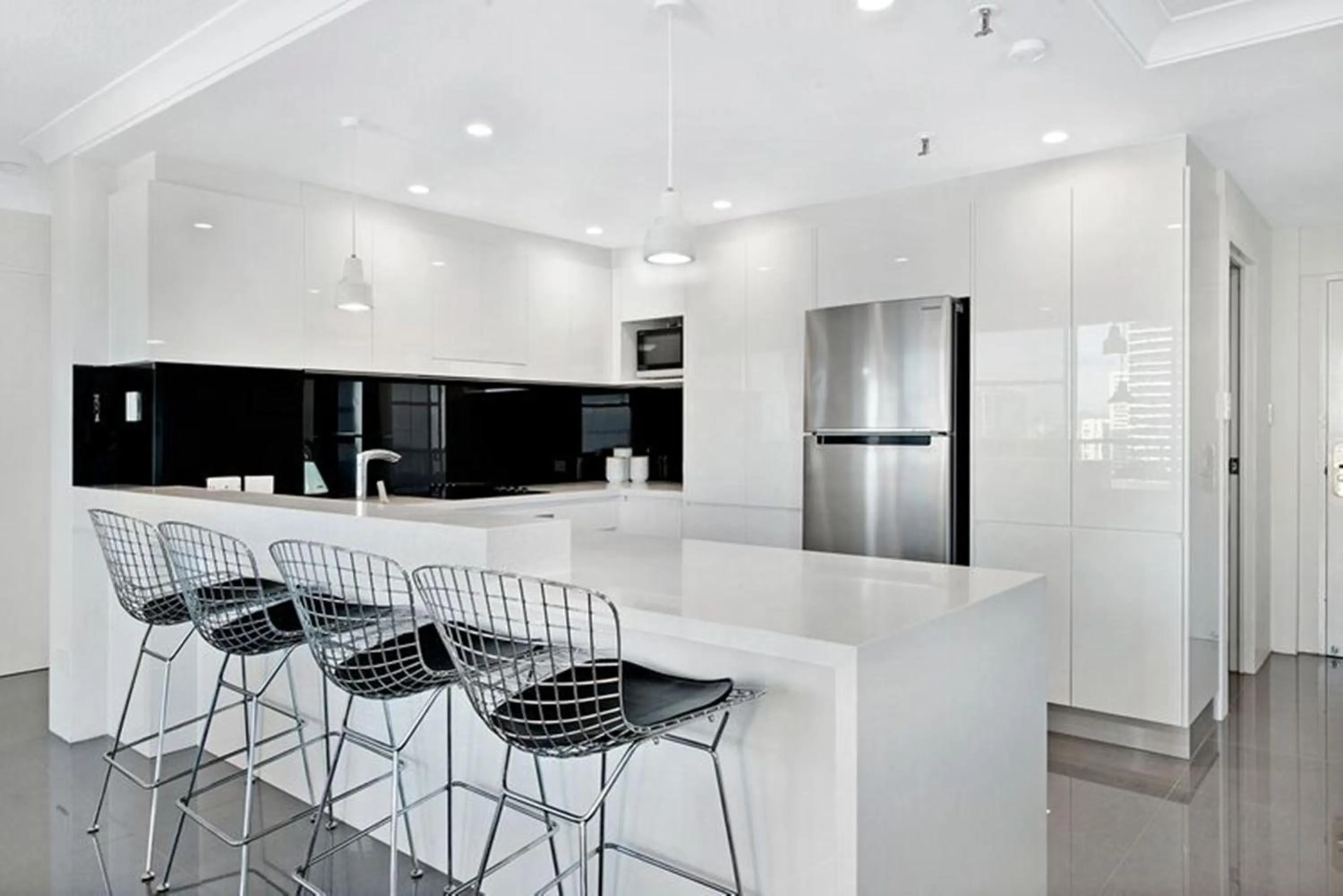 Kitchen or kitchenette in ULTIQA Beach Haven on Broadbeach