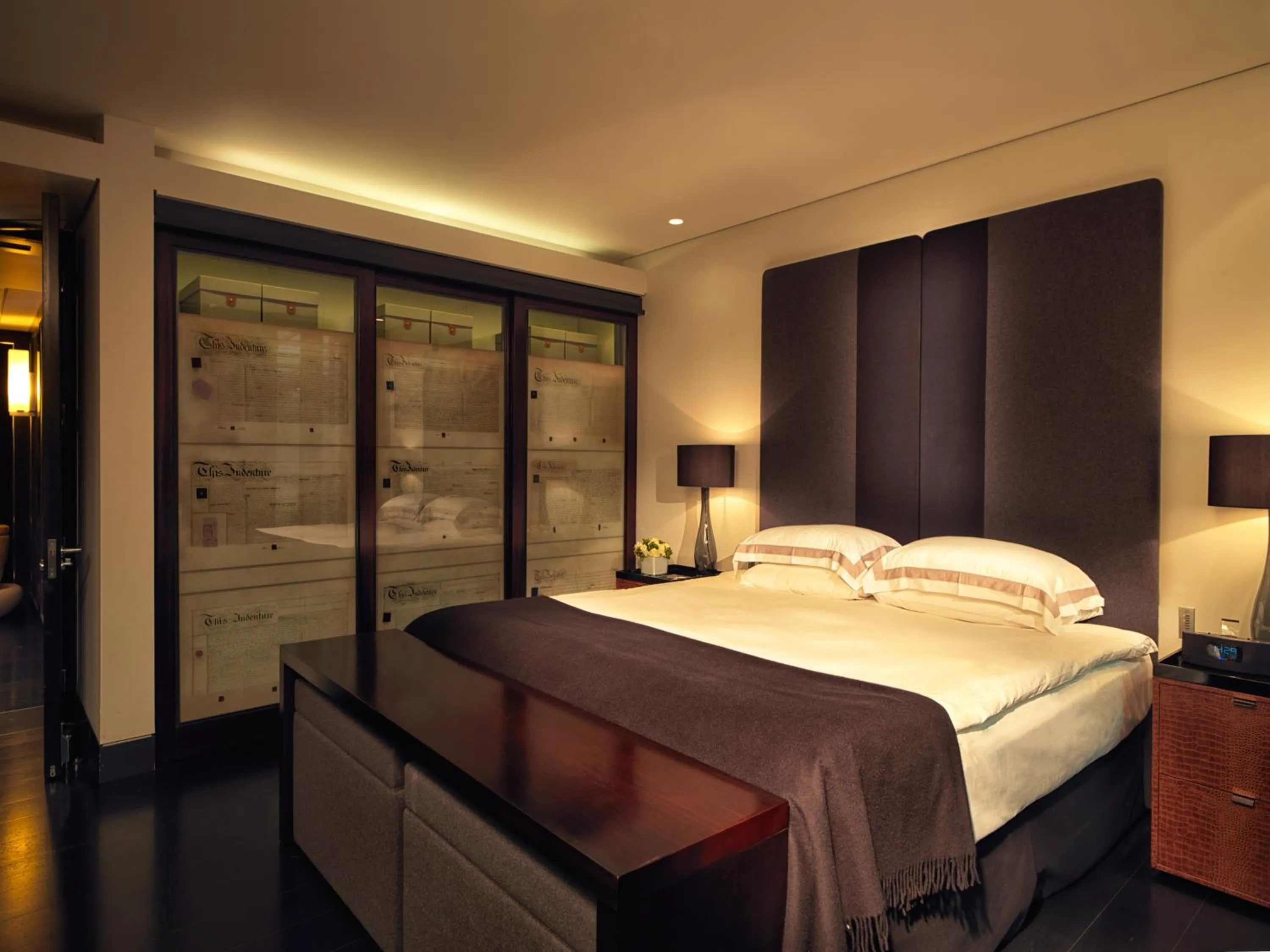 Bedroom, Bed in Grosvenor House Suites