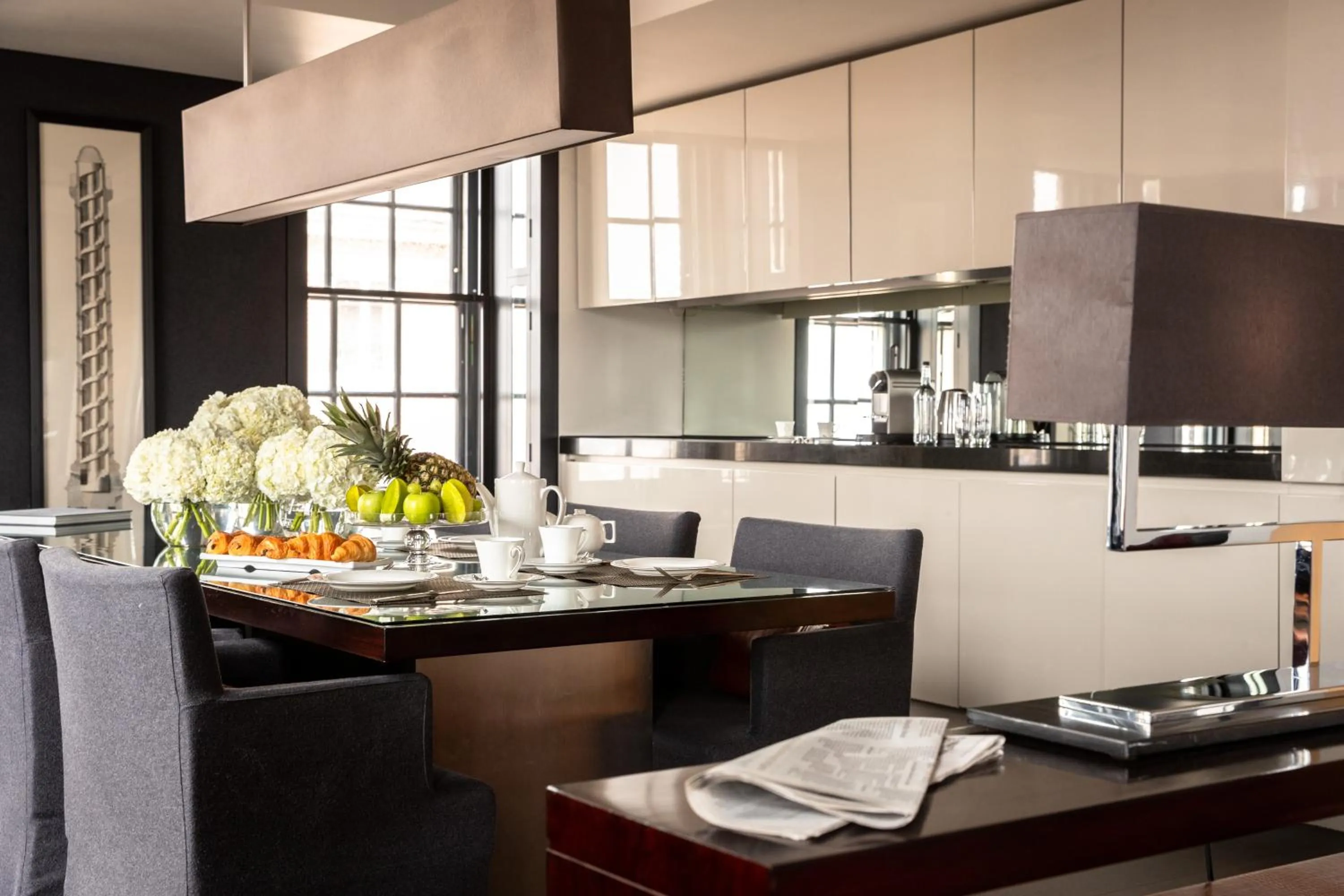 Kitchen or kitchenette in Grosvenor House Suites