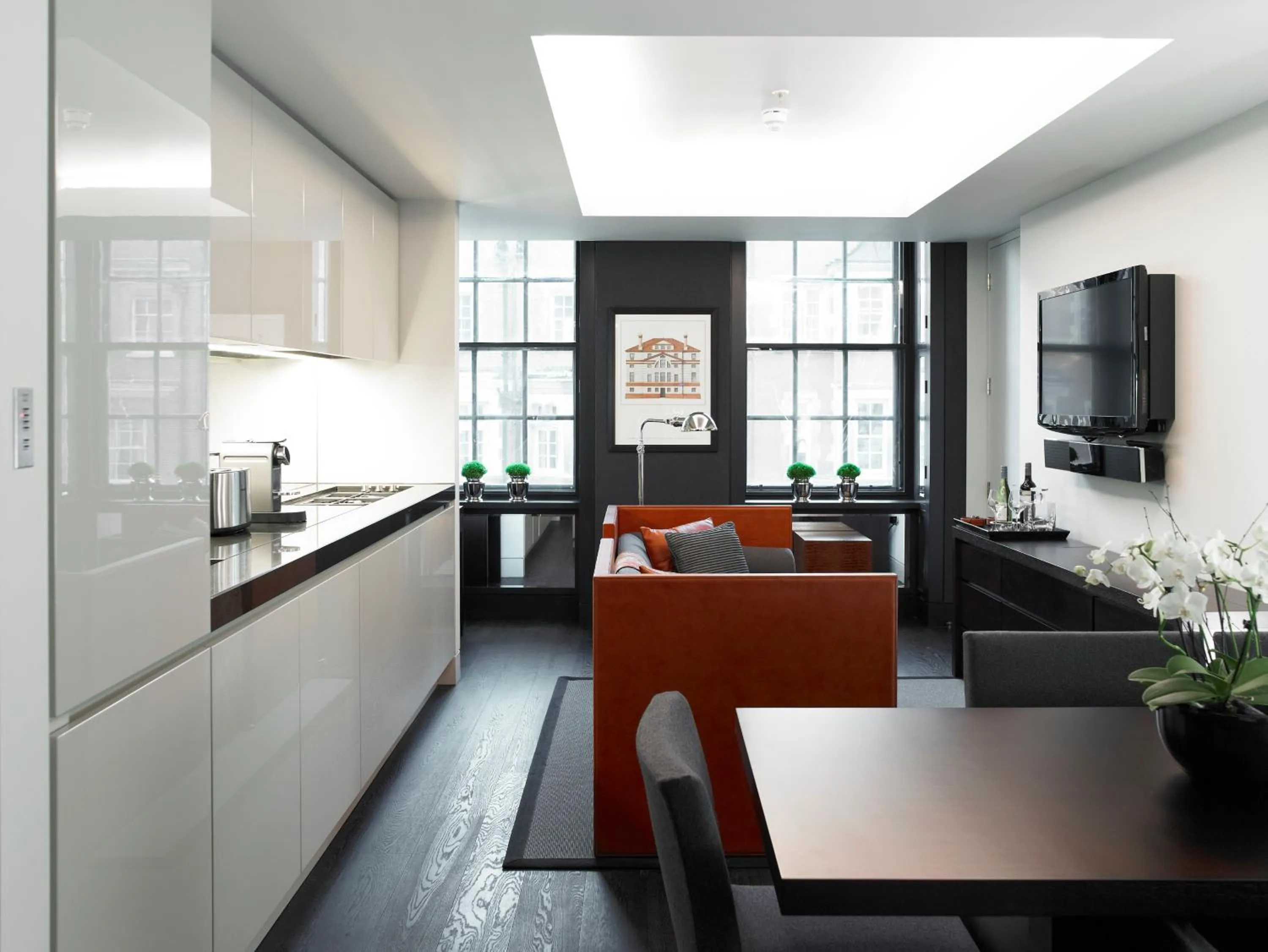 Kitchen or kitchenette in Grosvenor House Suites