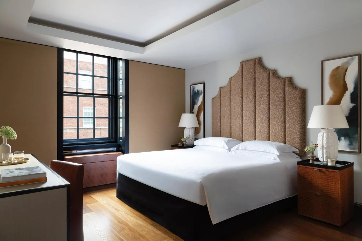 Bedroom, Bed in Grosvenor House Suites