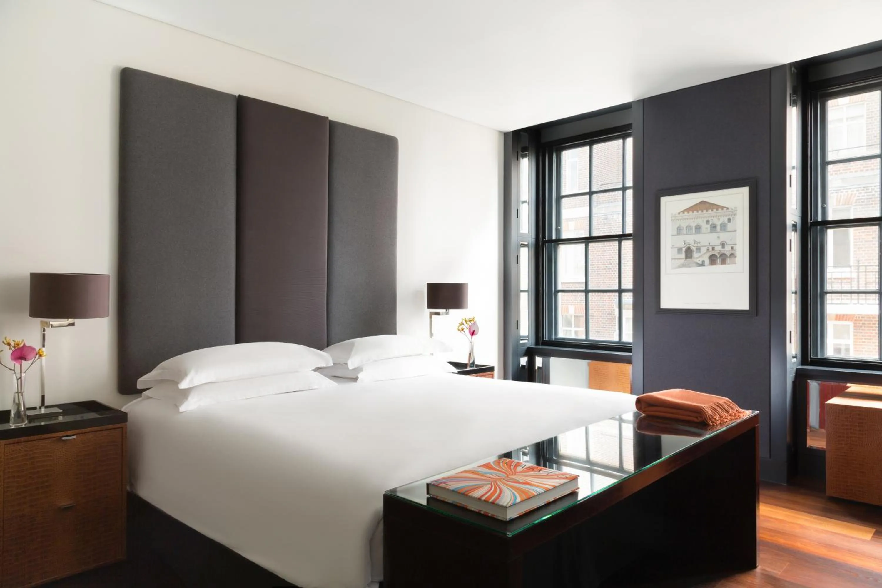 Bedroom, Bed in Grosvenor House Suites