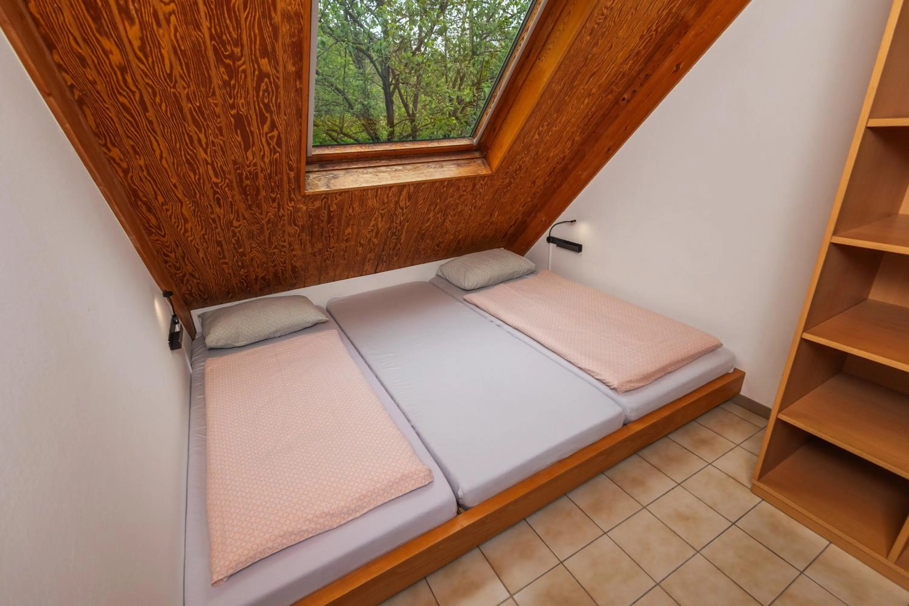 Bedroom, Bed in Delémont Youth Hostel