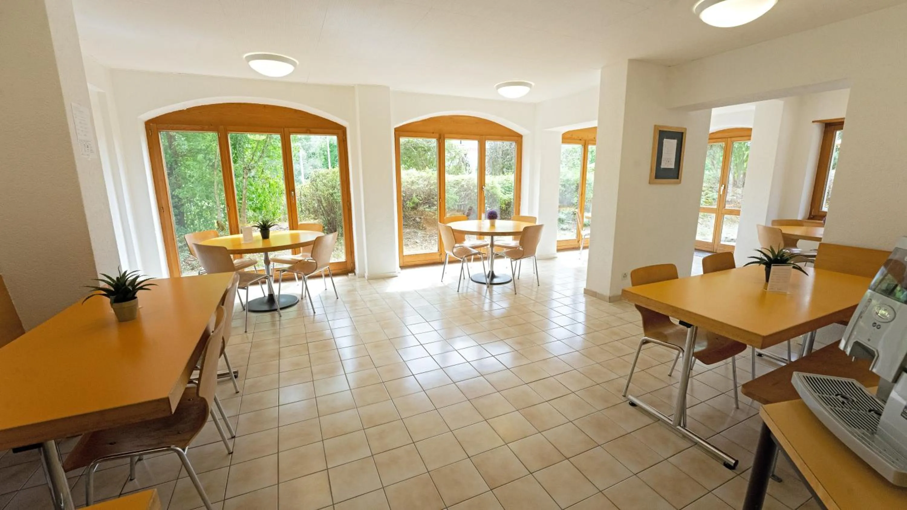 Restaurant/places to eat in Delémont Youth Hostel