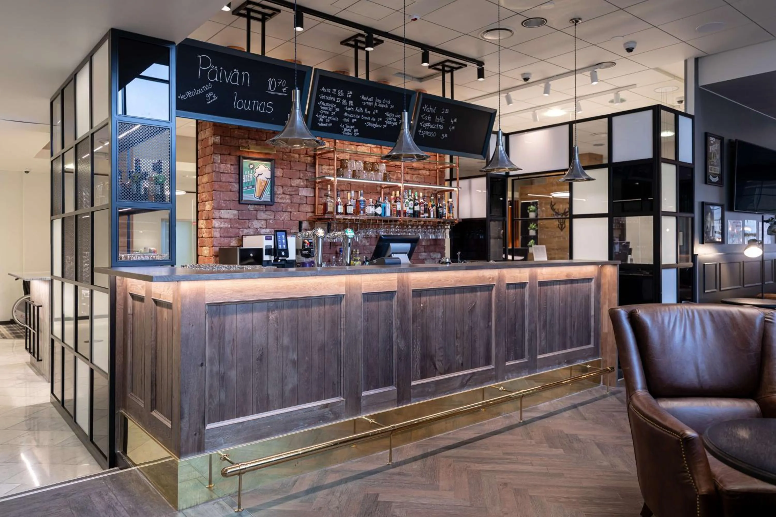 Lounge or bar in Scandic Pasila