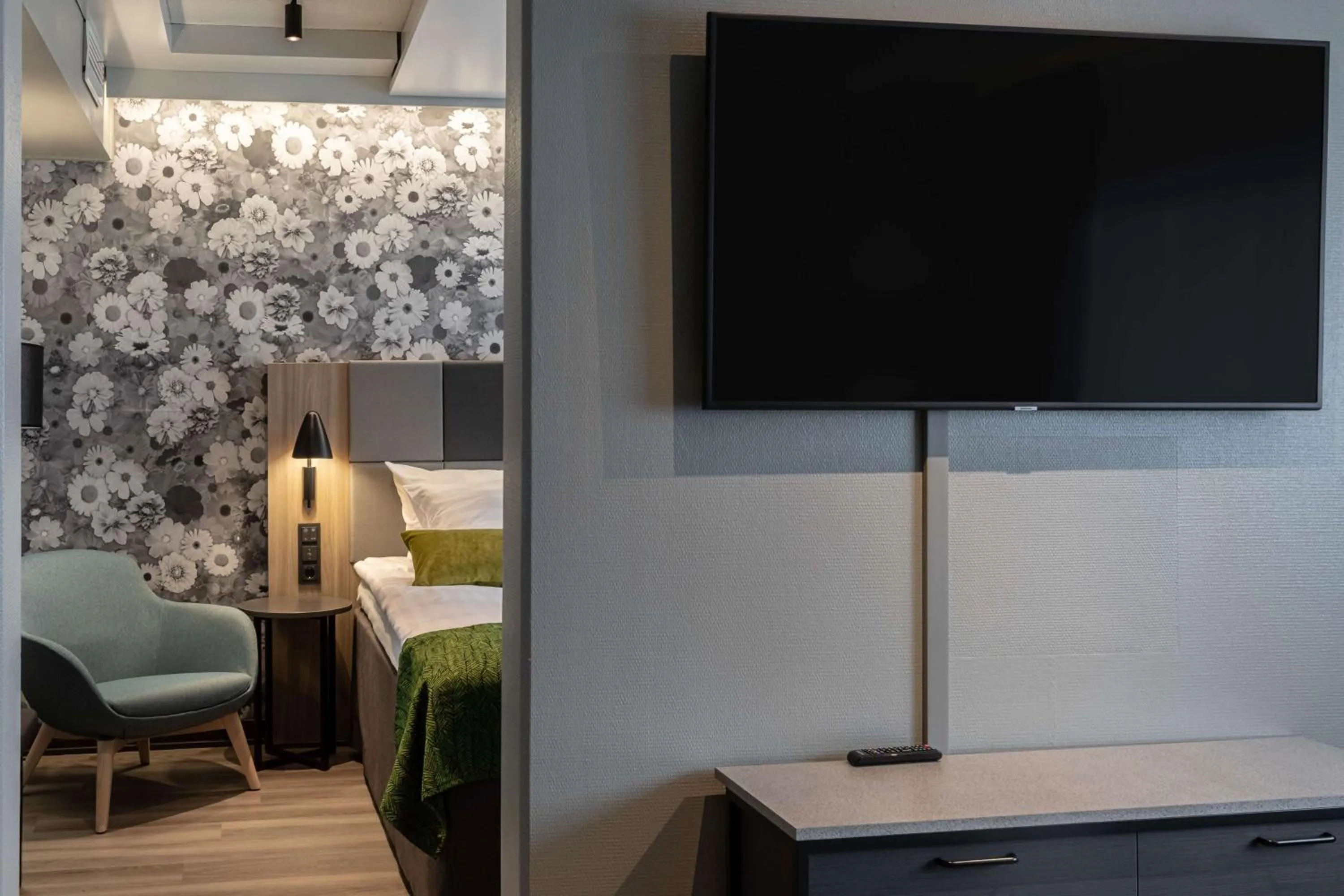 Photo of the whole room, Bed in Scandic Pasila