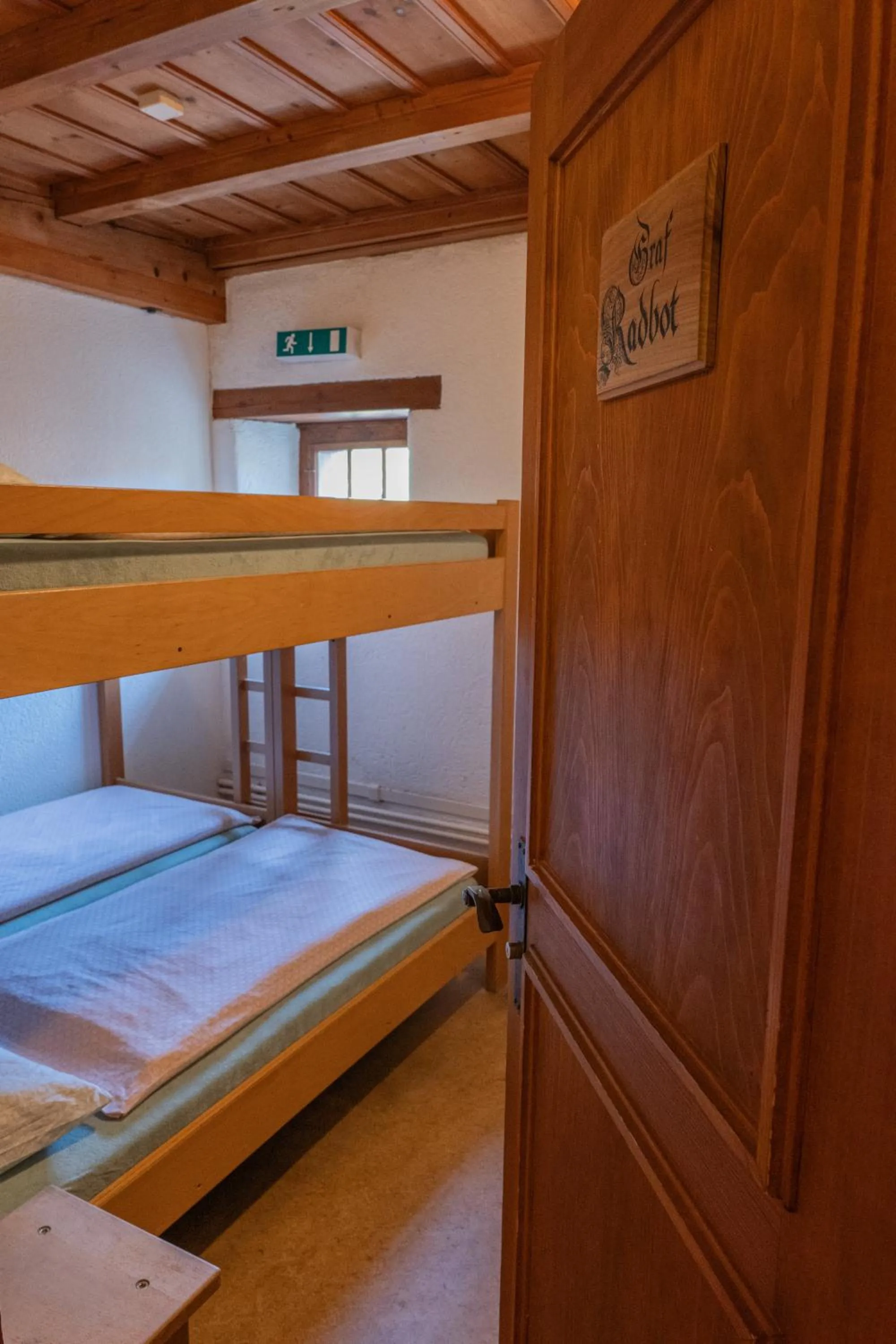 Bedroom, Bed in Brugg Youth Hostel